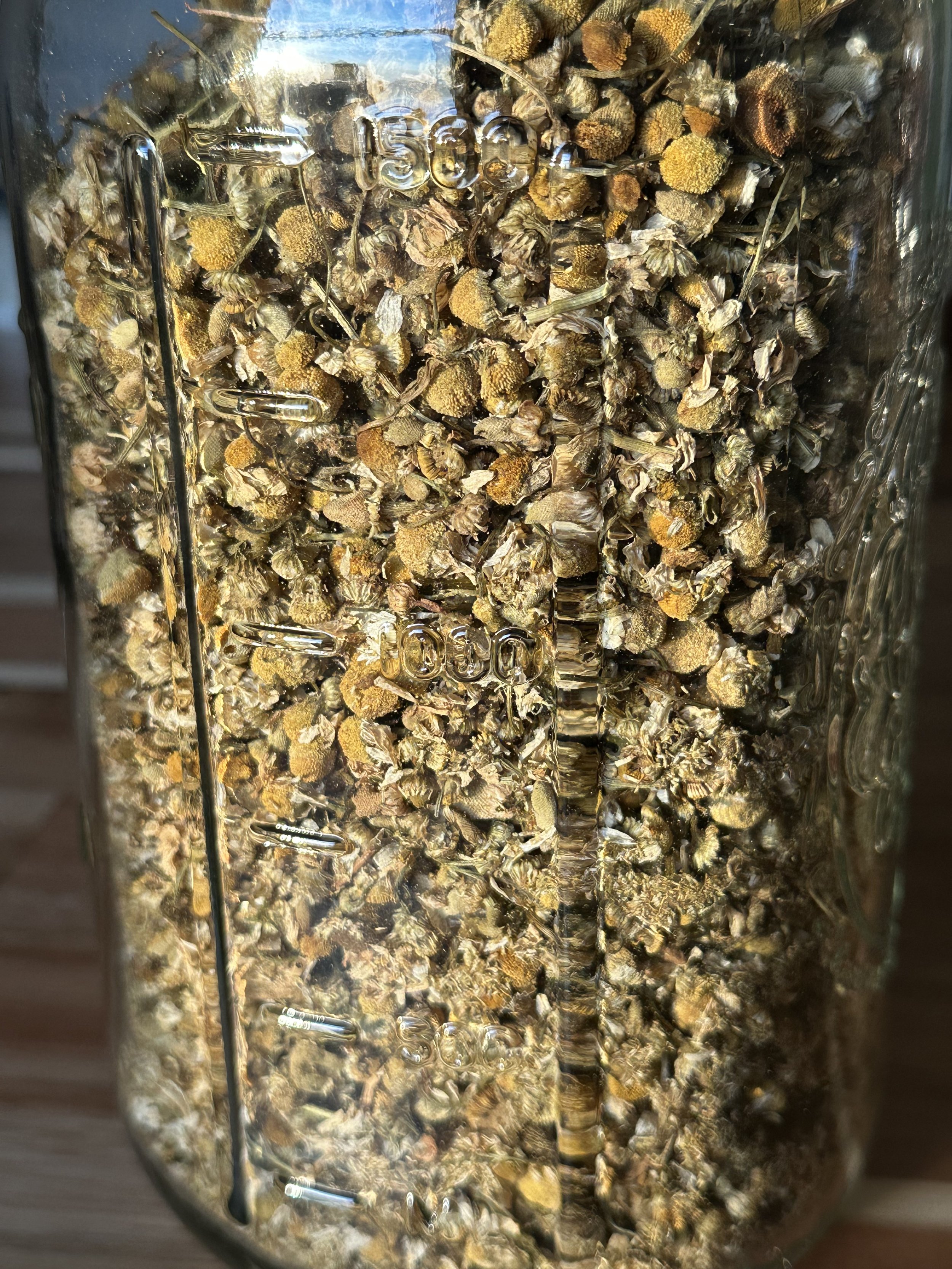 chamomile herb benefits beyond sleep: calming, digestion &amp; daily use