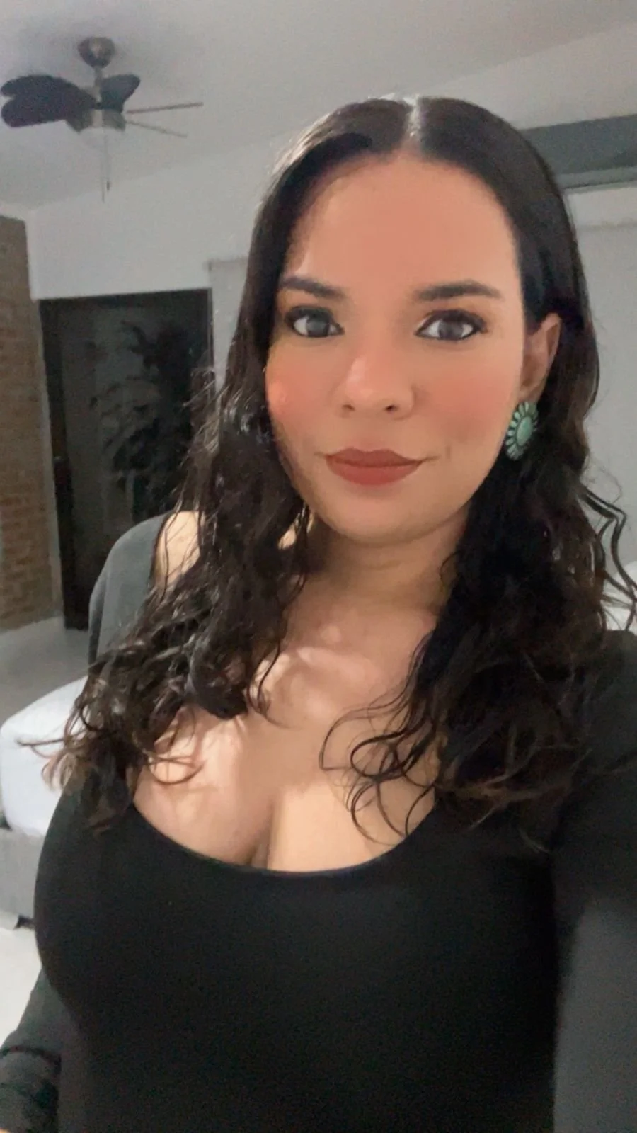 Llegué al proceso completamente desubicada. Vivía con ansiedad desde que abría los ojos hasta que me acostaba, sin rumbo, sin estructura y sintiéndome rota por dentro.

A través del acompañamiento aprendí a comprender quién soy, a reconocer mis patro