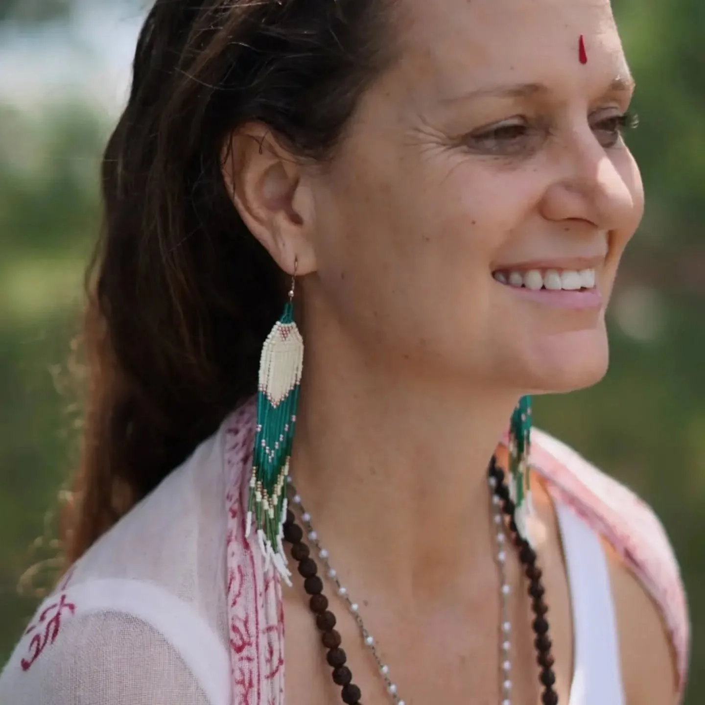 Joyfully sharing these gorgeous photos of a long-time dear sister and spiritual companion @loverphoeberose 
💚🤍💛

She is a beautiful teacher of Hridaya Meditation &amp; Yoga
And she offers throughout the year a sacred container for those seeking to