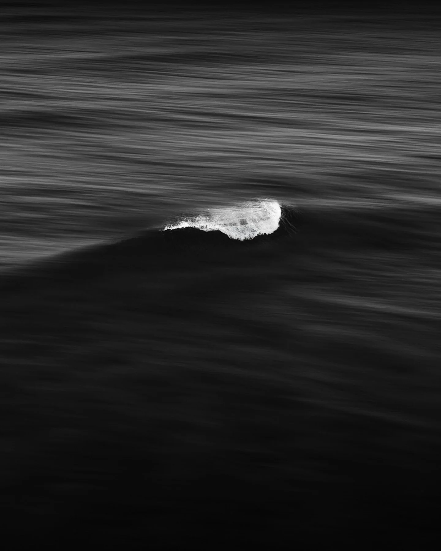 O L A.

.
.
.
.
.

#mindtheminimalism #bnw_minimalism #bnwminimalismmag  #minimalphotographer #minimal #mnm_landscape #bnw_captures #bnwsimplicity #mindtheminimal #minimalphotography #bnw_greatshots #minimalpassion_world #minimalistart #minimalzine