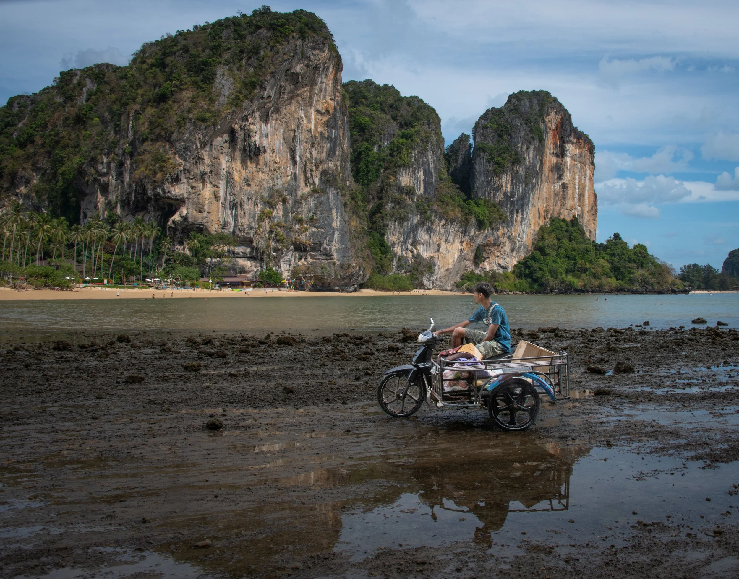 39 Cargo to village