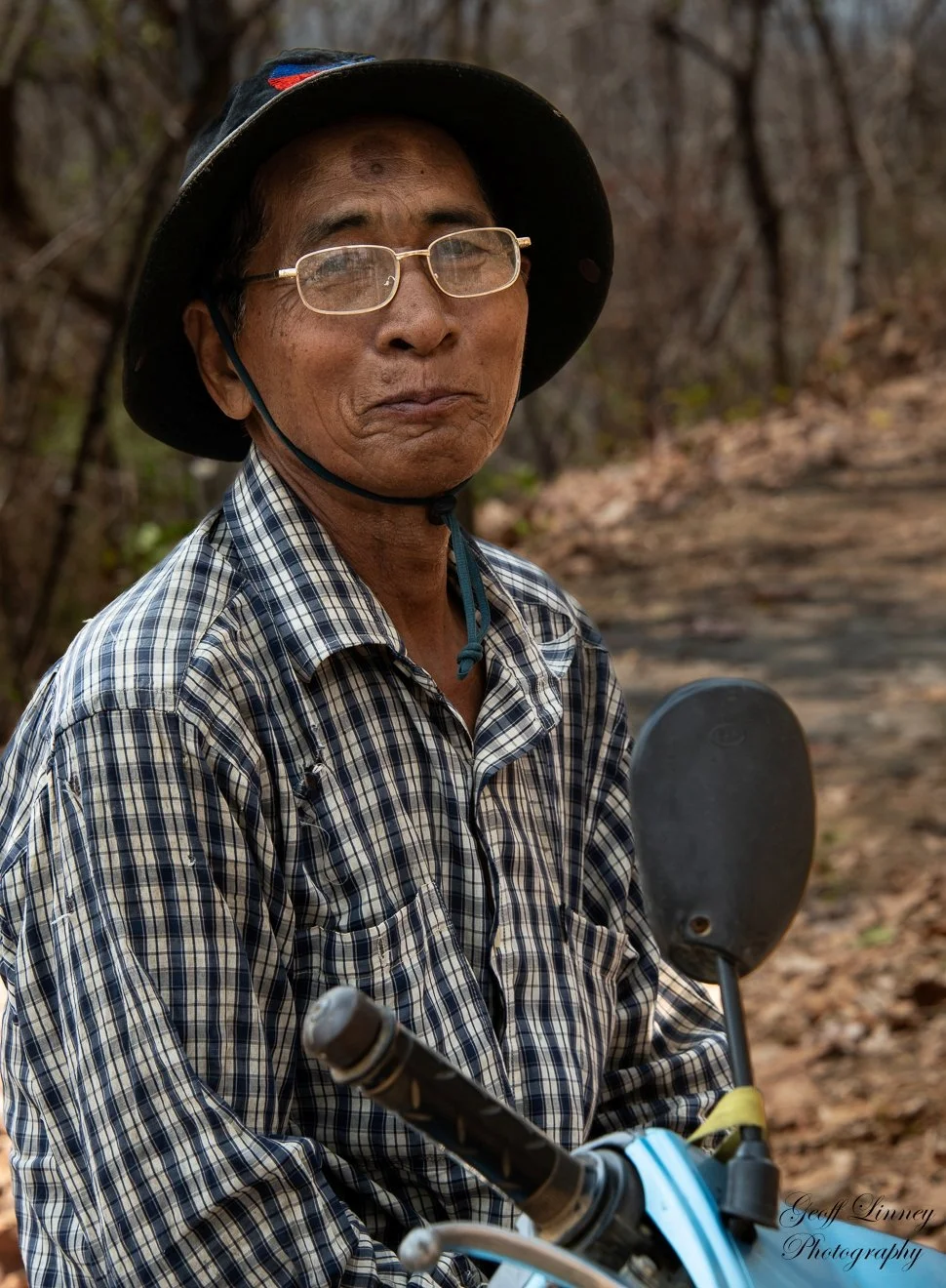 Sambok worker