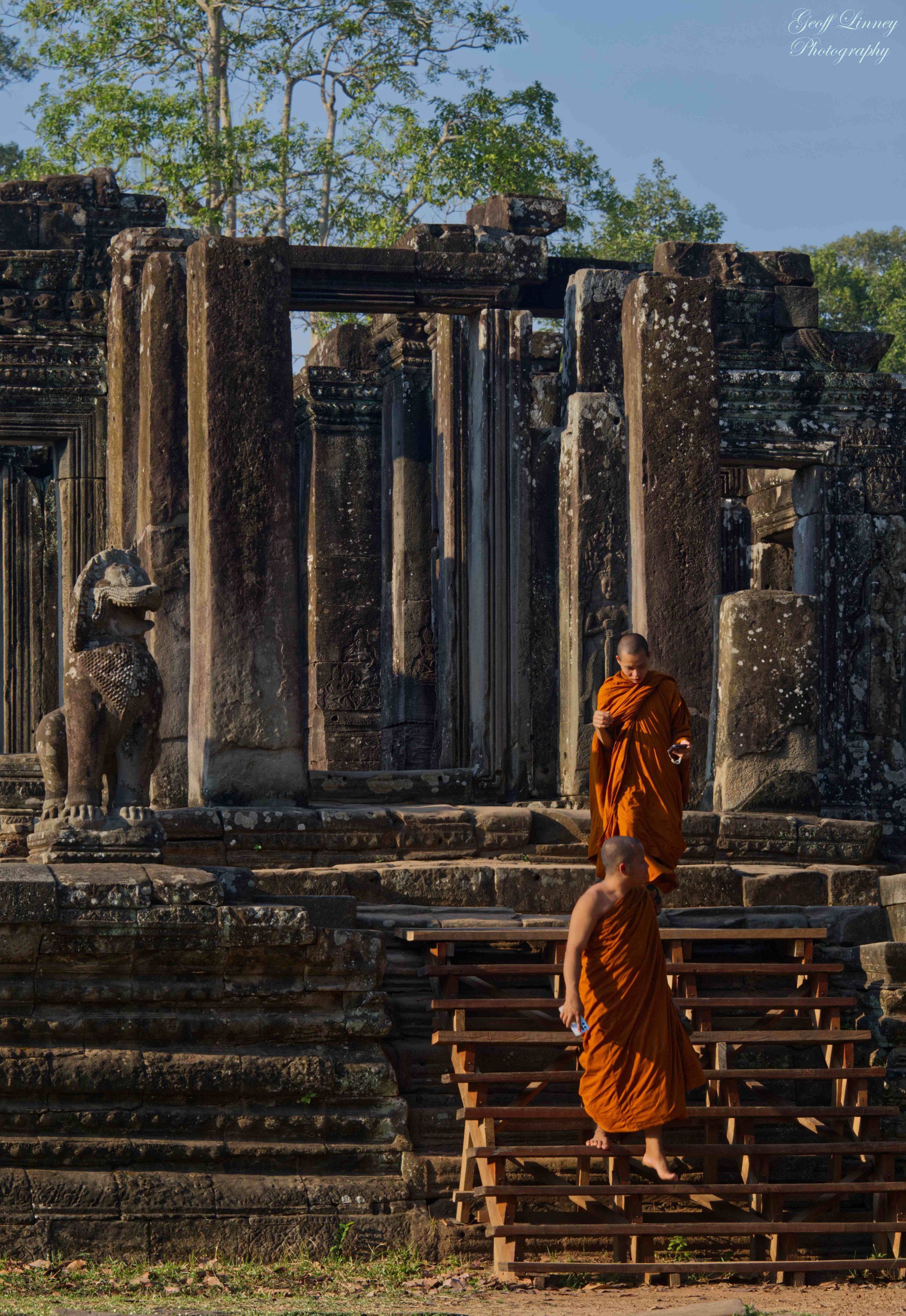 Ta Phrom monks