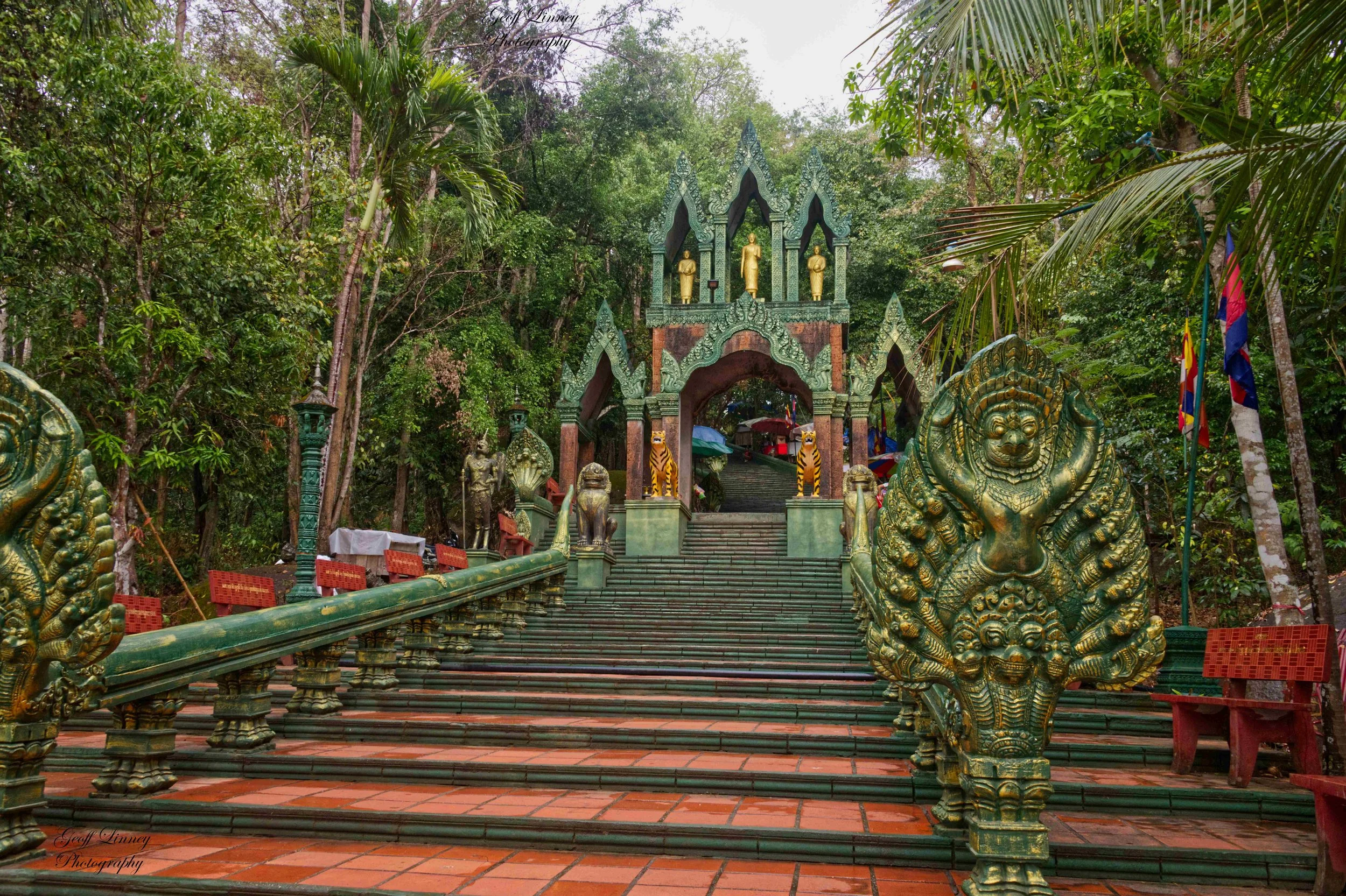 Kulen Reclining Buddha gate