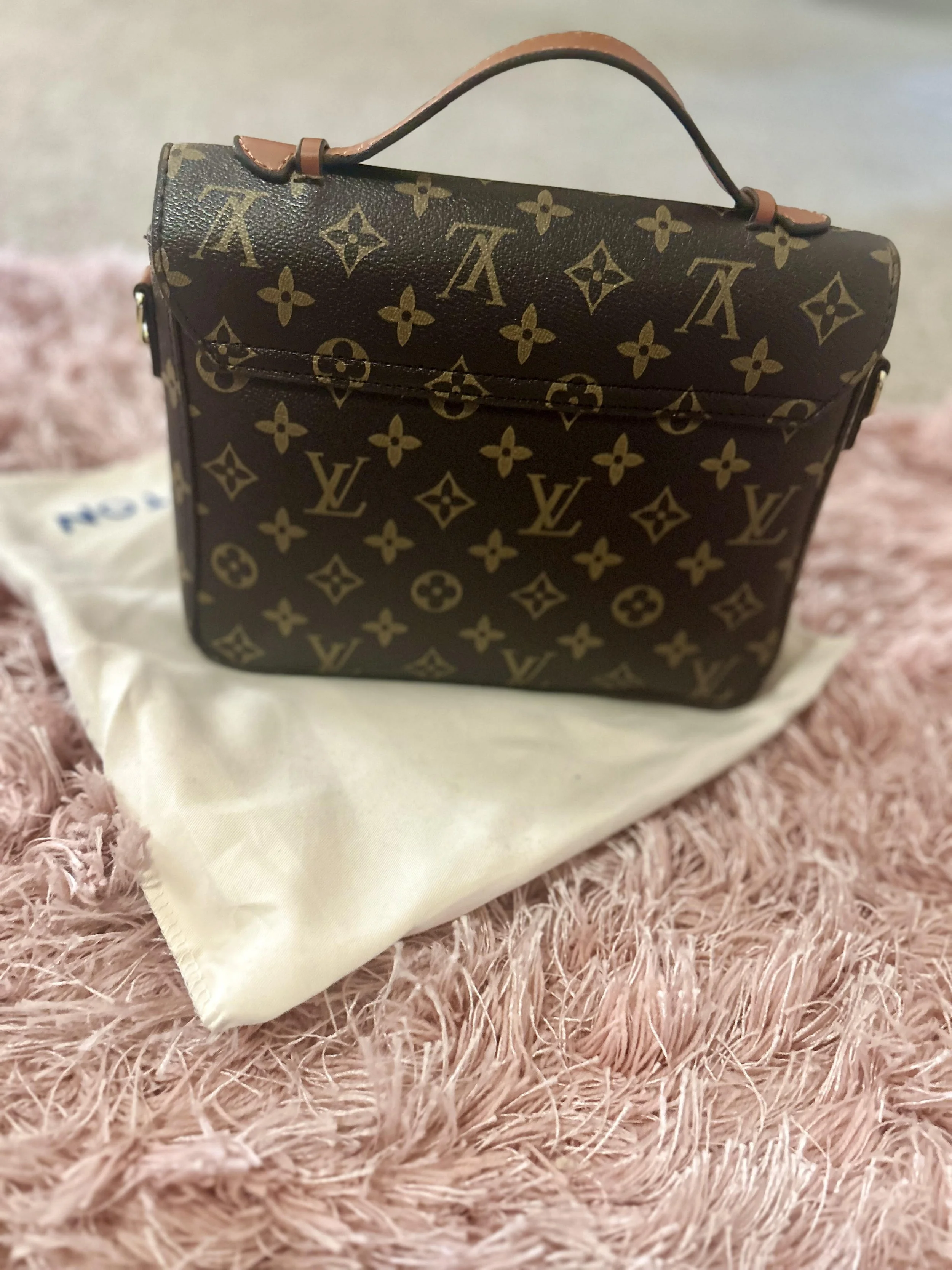 LV SQUARE DEAL PURSE 2.jpg