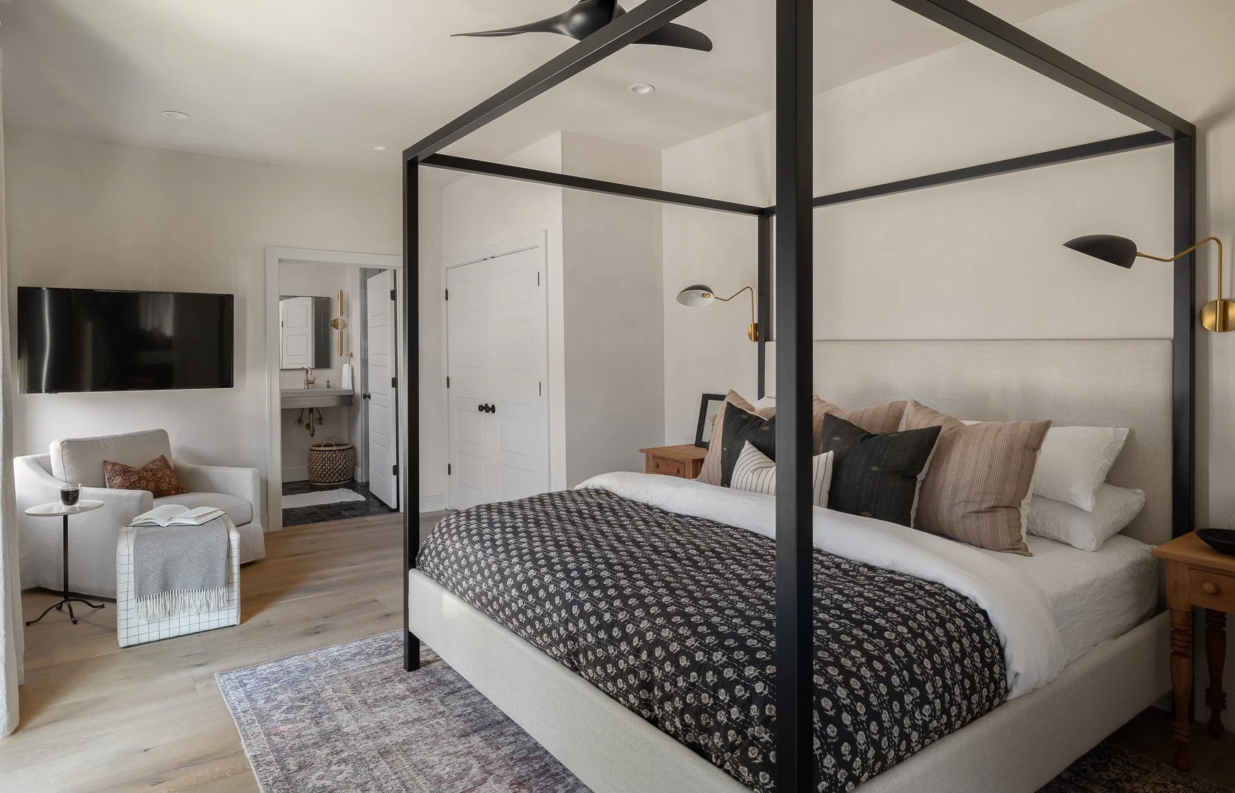 Four poster bed in scenic room