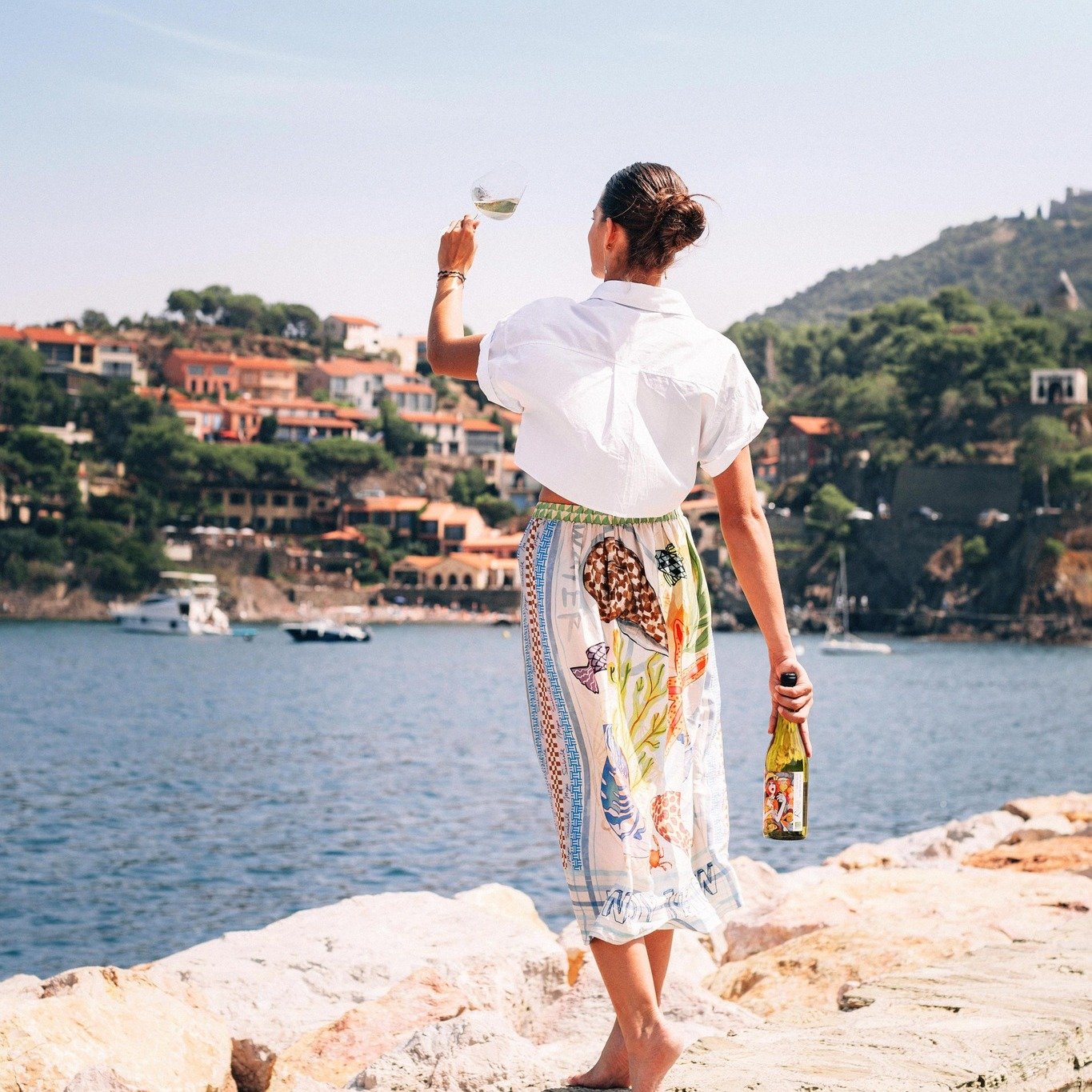 🍷☀️ Un verre de vin, les pieds sur le bord de la mer, &ccedil;a ressemble au sud, non ? Qui se joint &agrave; nous ? 🥂
.
🔗 www.ricardelledelautrec.com
📍Domaine Ricardelle de Lautrec, 11110 Coursan
📸 : @soufianezaidi.pro 
&bull;&bull;&bull;&bull;