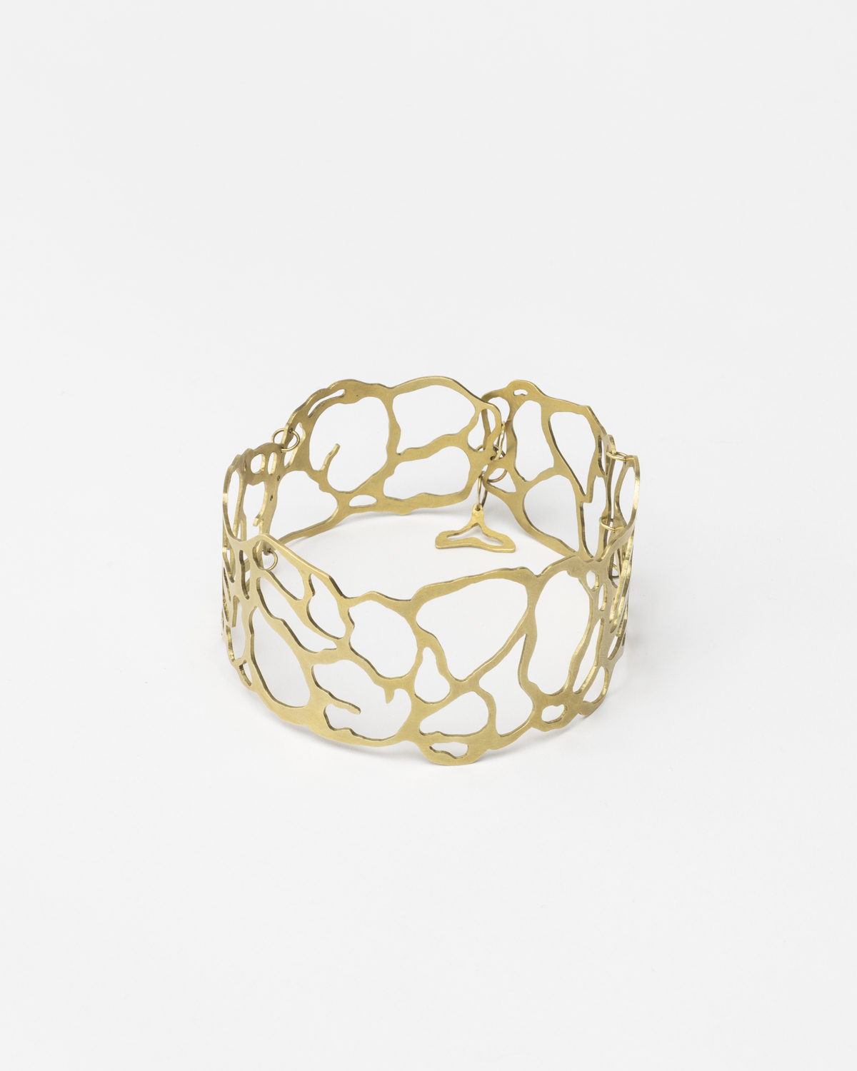 Natasha Poulos is a Greek-Indonesian-Australian emerging multidisciplinary artist working across printmaking, textiles, jewellery, and small-scale sculpture.