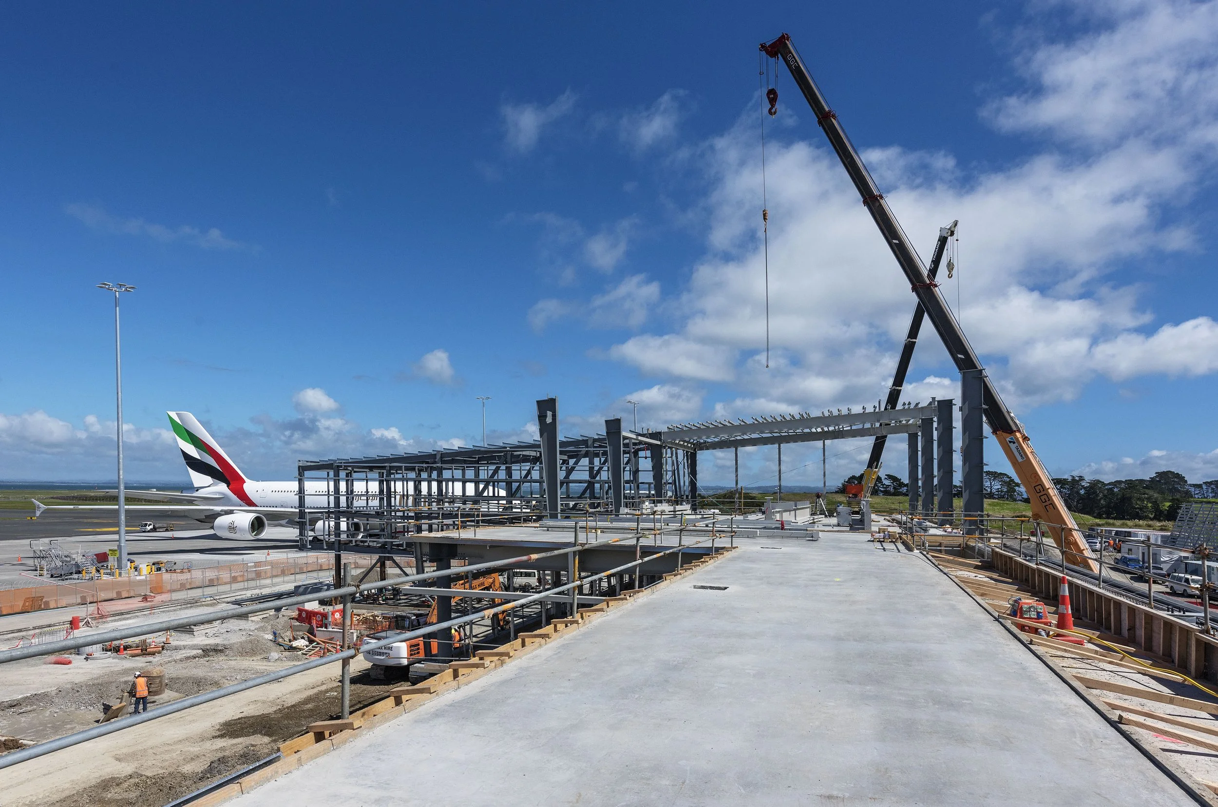 Structural steel erection works at Auckland International Airport Pier B expansion project