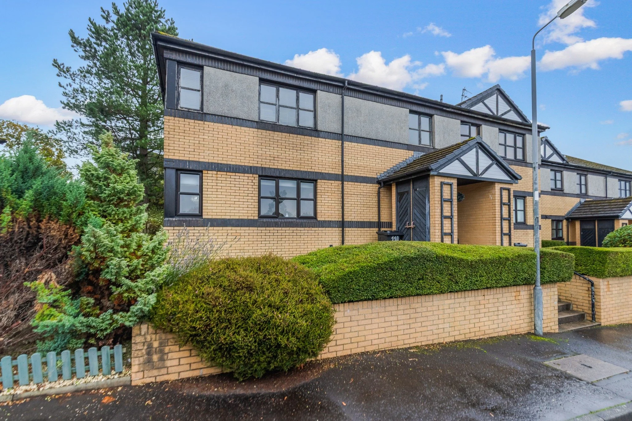 🌟🌟🌟 NEW LISTING 🌟🌟🌟 
📍 Castle Mains Road, Milngavie
 💵 Offers Over &pound;175,000
 🛏️ 2 Bedrooms 
🚽  1 Bathrooms
An immaculate, two bedroomed ground floor modern flat forming part of Milngavie&rsquo;s popular Mains Estate development..
#cal