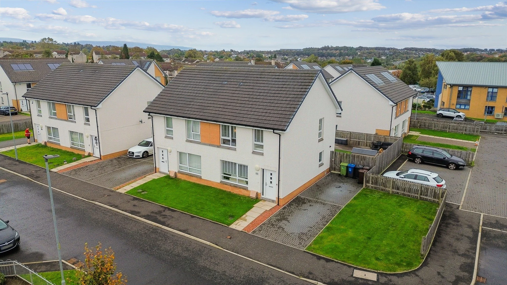 🌟🌟🌟 NEW LISTING 🌟🌟🌟 
📍 Drumchapel Close, Glasgow
 💵 Offers Over &pound;249,995
 🛏️ 3 Bedrooms 
🚽  3 Bathrooms
Stylishly upgraded three-bedroom semi-detached villa, peacefully located in a quiet cul-de-sac within a highly desirable developme