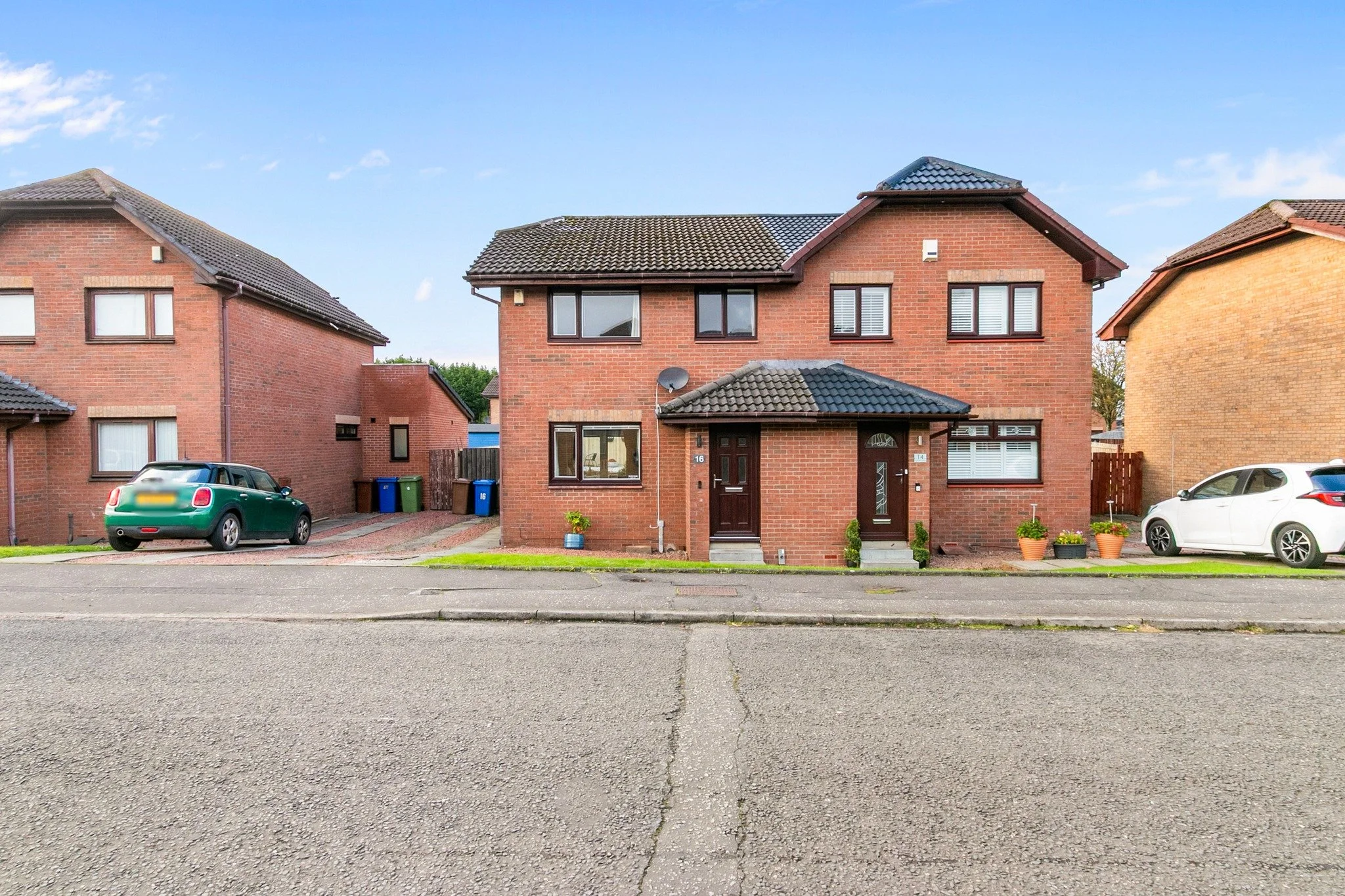 🌟🌟🌟 NEW LISTING 🌟🌟🌟 
📍 Levenhowe Road, Balloch
 💵 Offers Over &pound;239,995
 🛏️ 3 Bedrooms 
🚽  1 Bathrooms

Stunning Three Bedroom Semi Detached Villa situated in sought after address of Levenhowe Road, Balloch.

#caledoniabureau #estateag