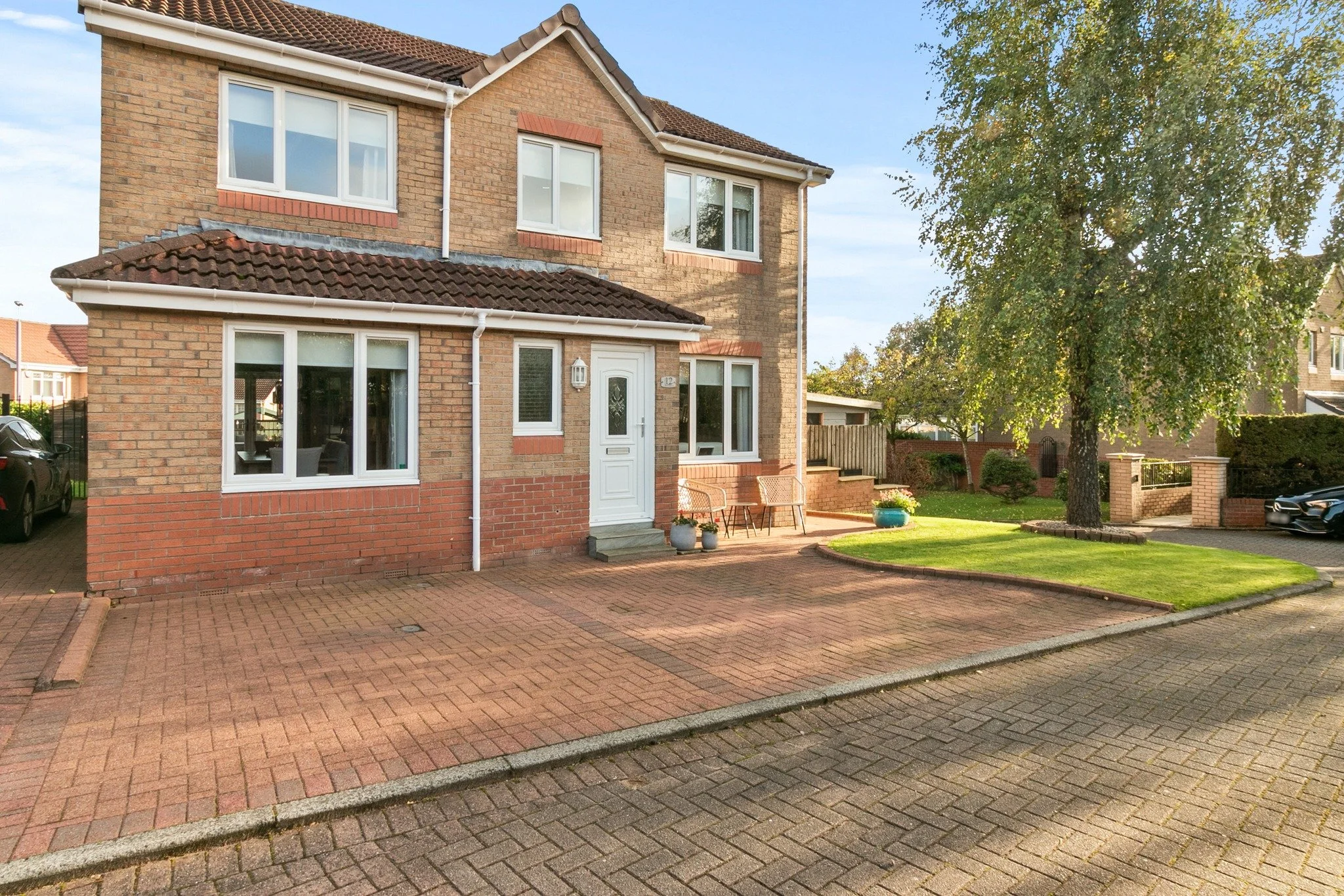 🌟🌟🌟 NEW LISTING 🌟🌟🌟 
📍 Bute Crescent, Old Kilpatrick
 💵 Offers Over &pound;340,000
 🛏️ 4 Bedrooms 
🚽  3 Bathrooms
Exceptional Four-Bedroom Detached Family Home in the Desirable Western Isles Development, Old Kilpatrick.
#caledoniabureau #es