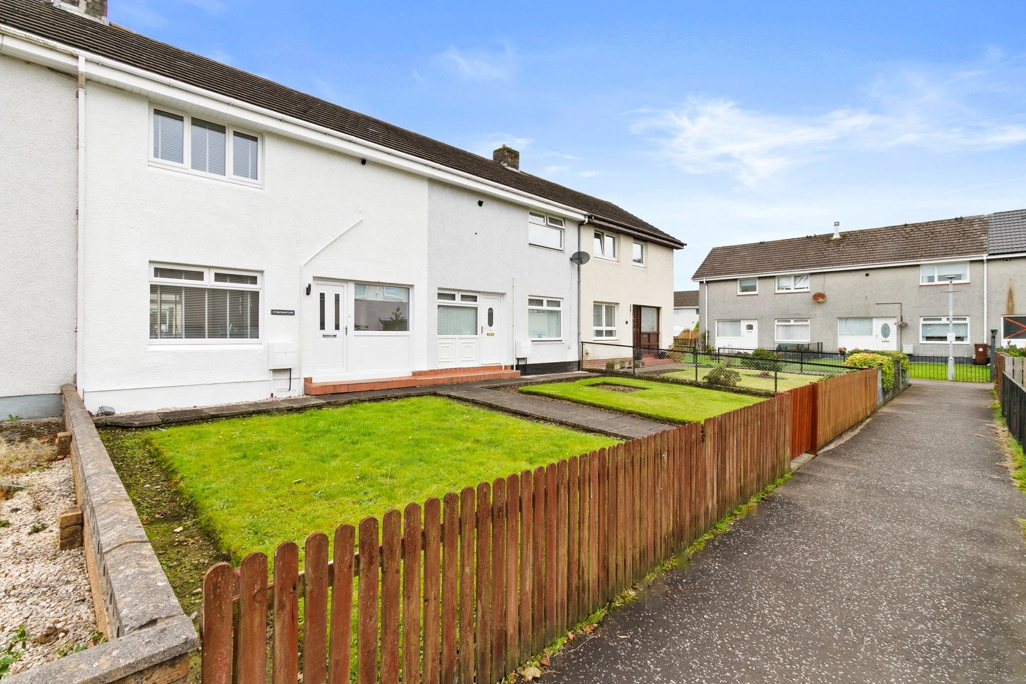 🌟🌟🌟 NEW LISTING🌟🌟🌟
📍McCulloch Lane, Alexandria
💵 Offers Over &pound;129,995
🛏️ 2 Bedrooms
🚽 1 Bathroom

Immaculately presented two-bedroom mid-terraced villa presented in true walk-in condition.

#caledoniabureau #estateagent #dumbarton #fo