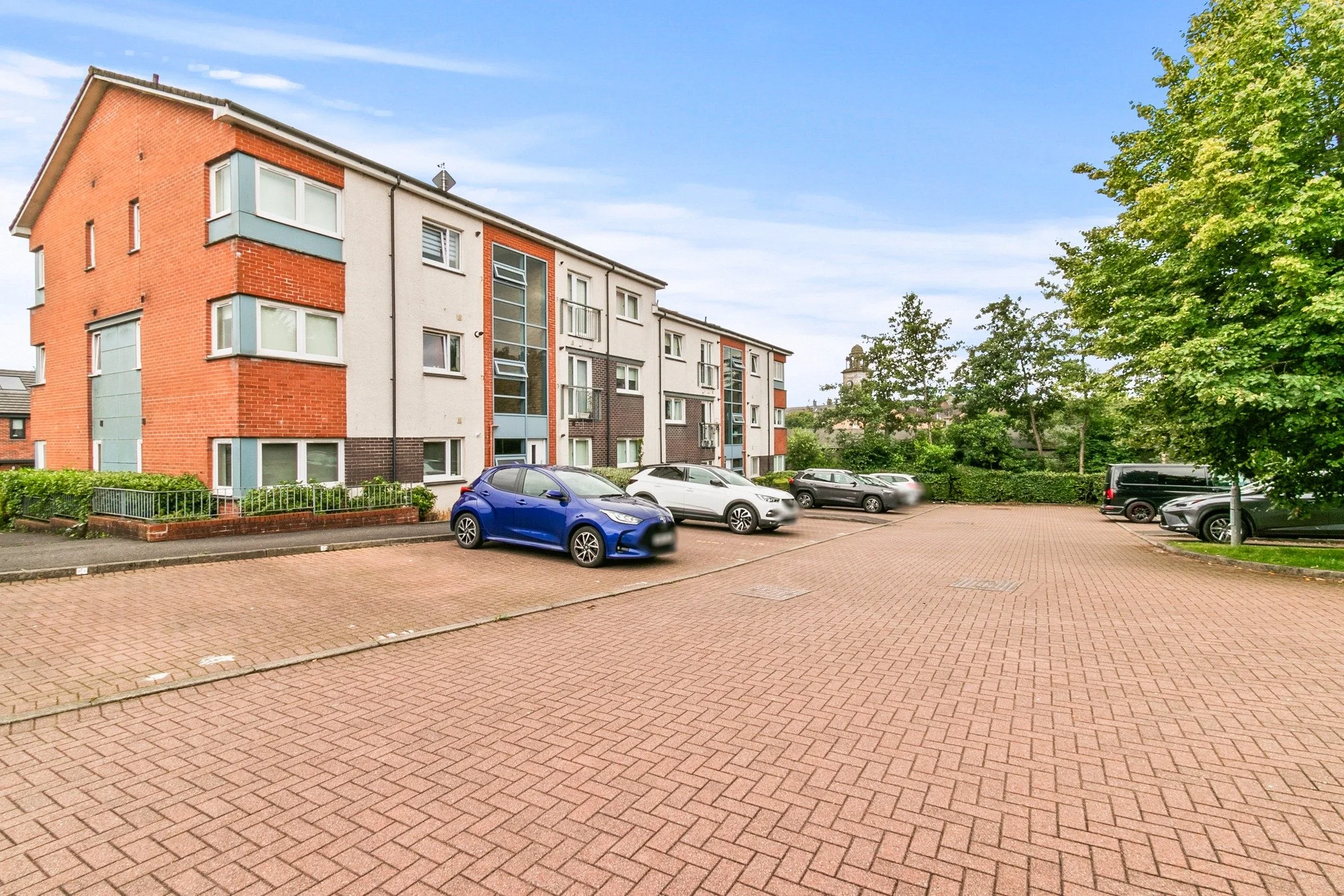 🌟🌟🌟 NEW LISTING🌟🌟🌟
📍Miller Street, Clydebank
💵 Offers Over £135,000
🛏️ 2 Bedrooms
🚽 2 Bathrooms
Exceptional Two Bedroom Spacious Second Floor Modern Apartment within sought after location close to canal, this spacious apartment is qui