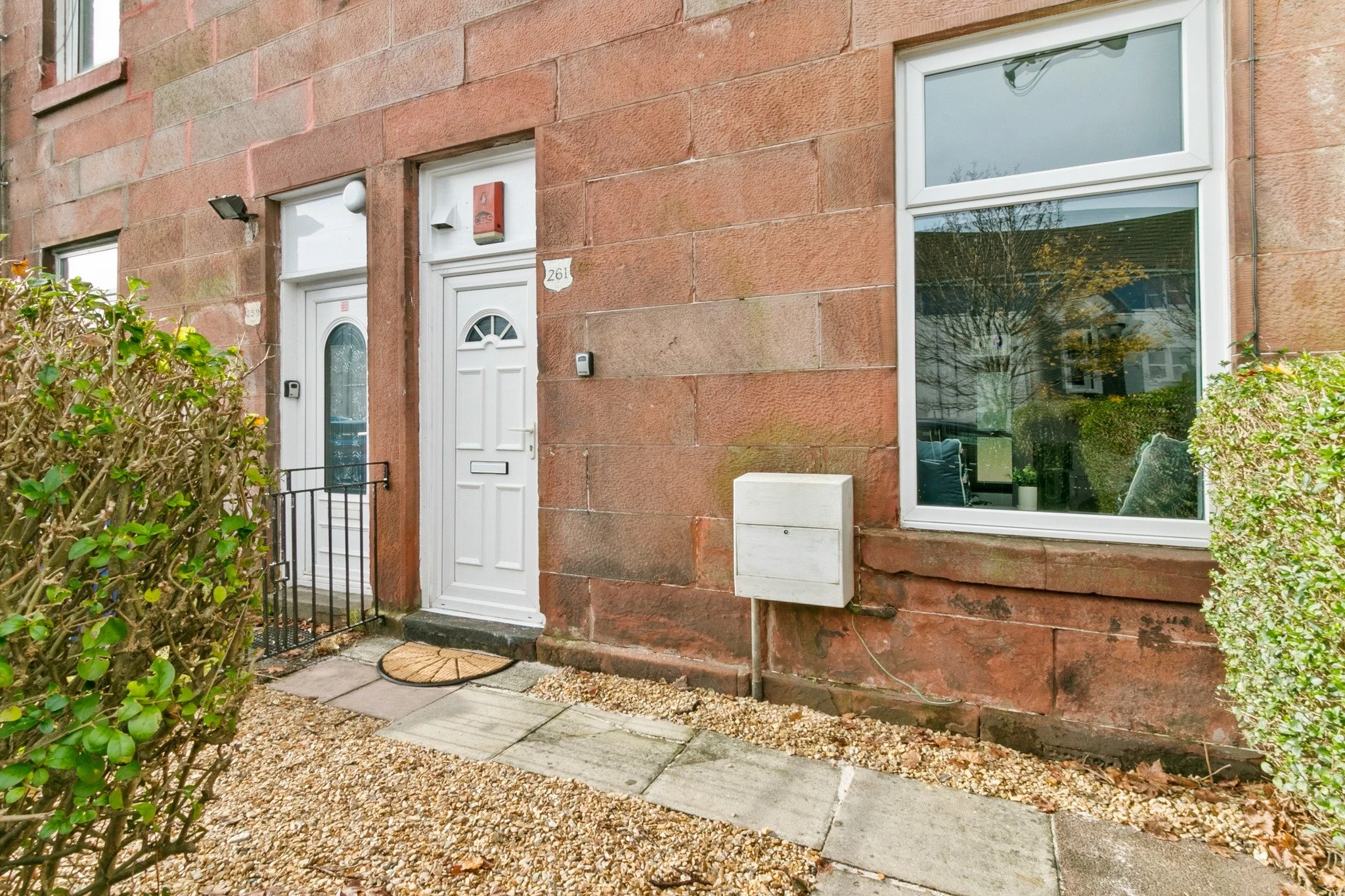 🌟🌟🌟 NEW LISTING🌟🌟🌟
📍 Main Street, Renton
💵 Offers Over &pound;66,995
🛏️ 1 Bedroom
🚽 1 Bathroom
Recently refurbished one-bedroom flat situated close to all amenities.

#caledoniabureau #estateagent #dumbarton #forsale
#renton #freemarketappr