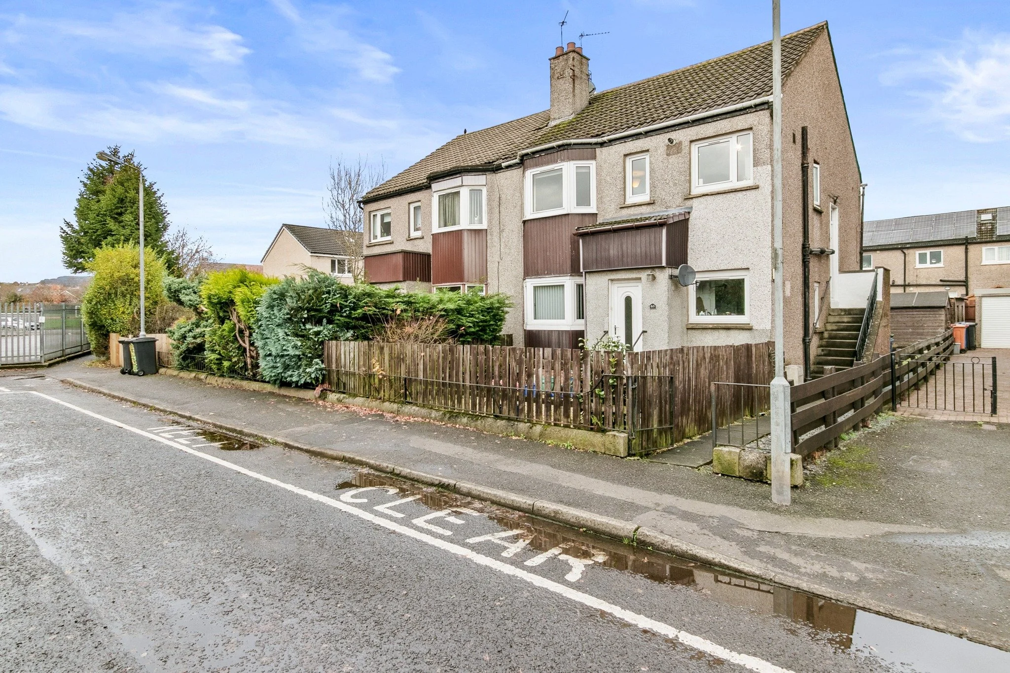 🌟🌟🌟 VIEWINGS AVAILABLE🌟🌟🌟
📍Westbourne Crescent, Bearsden 
💵 Offers Over &pound;150,000
🛏️ 2 Bedrooms
🚽 1 Bathroom
Nestled in the desirable area of Westbourne Crescent, Bearsden, Glasgow, this charming two-bedroom upper cottage flat is prese