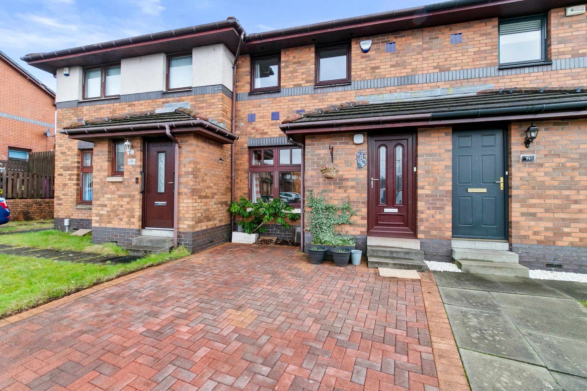 🌟🌟🌟 ANOTHER NEW LISTING🌟🌟🌟
📍Kilmore Crescent, Glasgow
💵 Offers Over &pound;149,995
🛏️ 2 Bedrooms
🚽 1 Bathroom
Nestled in the desirable Kilmore Crescent of Glasgow, this charming mid-terrace house presents an excellent opportunity for those 