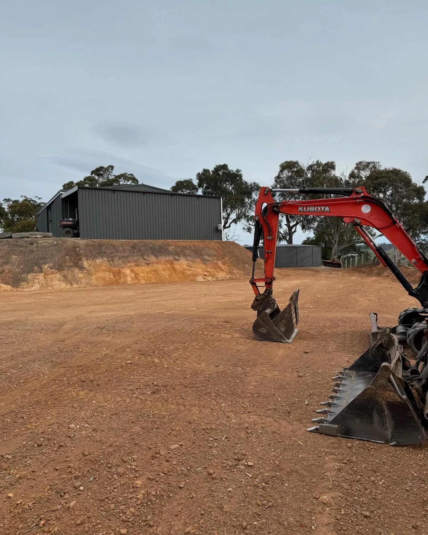 A few busy weekends:

✅Pad cut and levelled 
✅Batters trimmed
✅Roads and ramps cut and trimmed