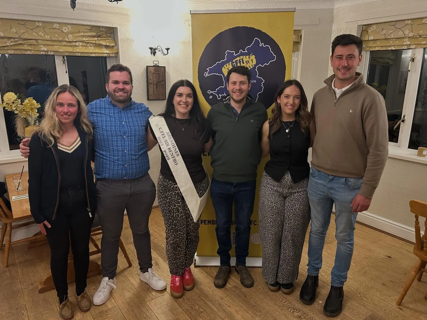 👑 𝐋𝐋𝐘𝐒𝐆𝐄𝐍𝐇𝐀𝐃𝐎𝐍 𝟐𝟎𝟐𝟔 𝐀𝐌𝐁𝐀𝐒𝐒𝐀𝐃𝐎𝐑𝐒 👑 

🫅 Cerys Jones, BrawdyHayscastle
🤴 Owen Morris, Abergwaun&bull;Fishguard

💂🏻&zwj;♀️ Dirprwyon &bull; Deputies

Dan Tulley, BrawdyHayscastle
Gwenno James, Hermon
Tomos Evans, Abergwau