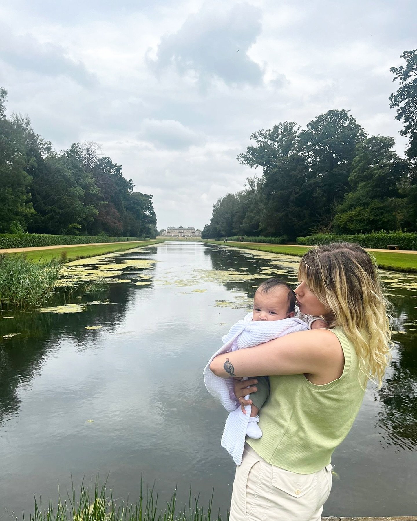 MEET THE FACE BEHIND HAPPY FEST 💛 

Hi there! My name is Louise and this is my 2 month old daughter, Island 👋🏽 

Happy Fest has been a passion project of mine since 2022. I get to work with so many incredible businesses via @thesmallbusinessexpert