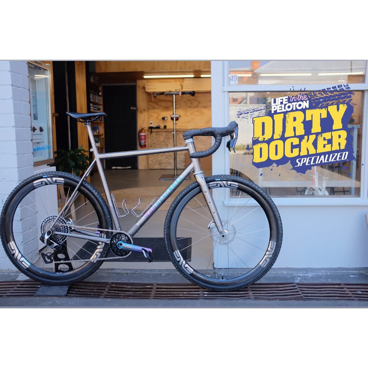 What an absolute gorgeous week back down in Melbourne!
- I got to build this incredible new @wondercrosscycling Rambler with fully internal cables &amp; @sram_australia Red 13speed XPLR with the help of @spinthatup &amp; @superbe.velo.service 
- hung