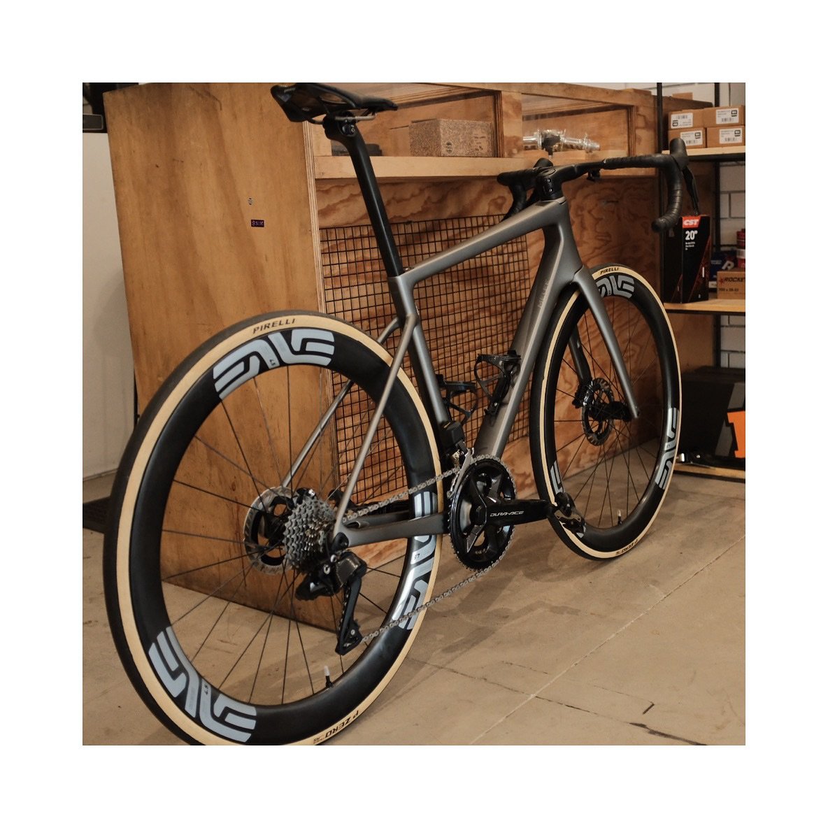 So fresh &amp; so clean. Jake&rsquo;s @enveaus melee is pure 🔥 
Jake did a great job getting everything together for this incredible build.
Talk to us about your next build!!