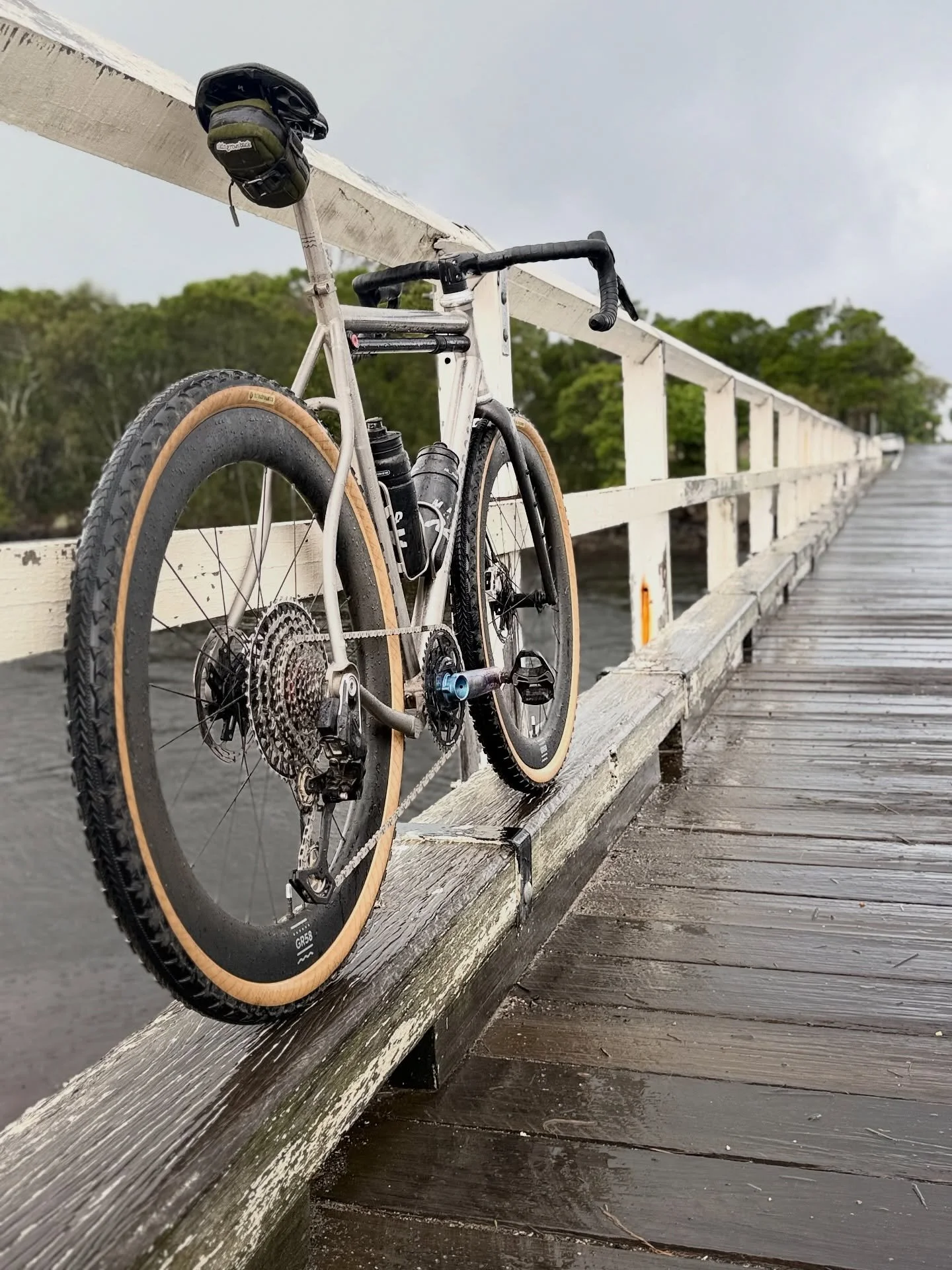 The @wondercrosscycling Wanderer is strong, reliable &amp; multifaceted. One of the most versatile bikes on the market.
How would you build yours?
.
Build specs
Frameset: Wanderer titanium frame &amp; Enve in route fork
Size: large 
Headset: Chris ki