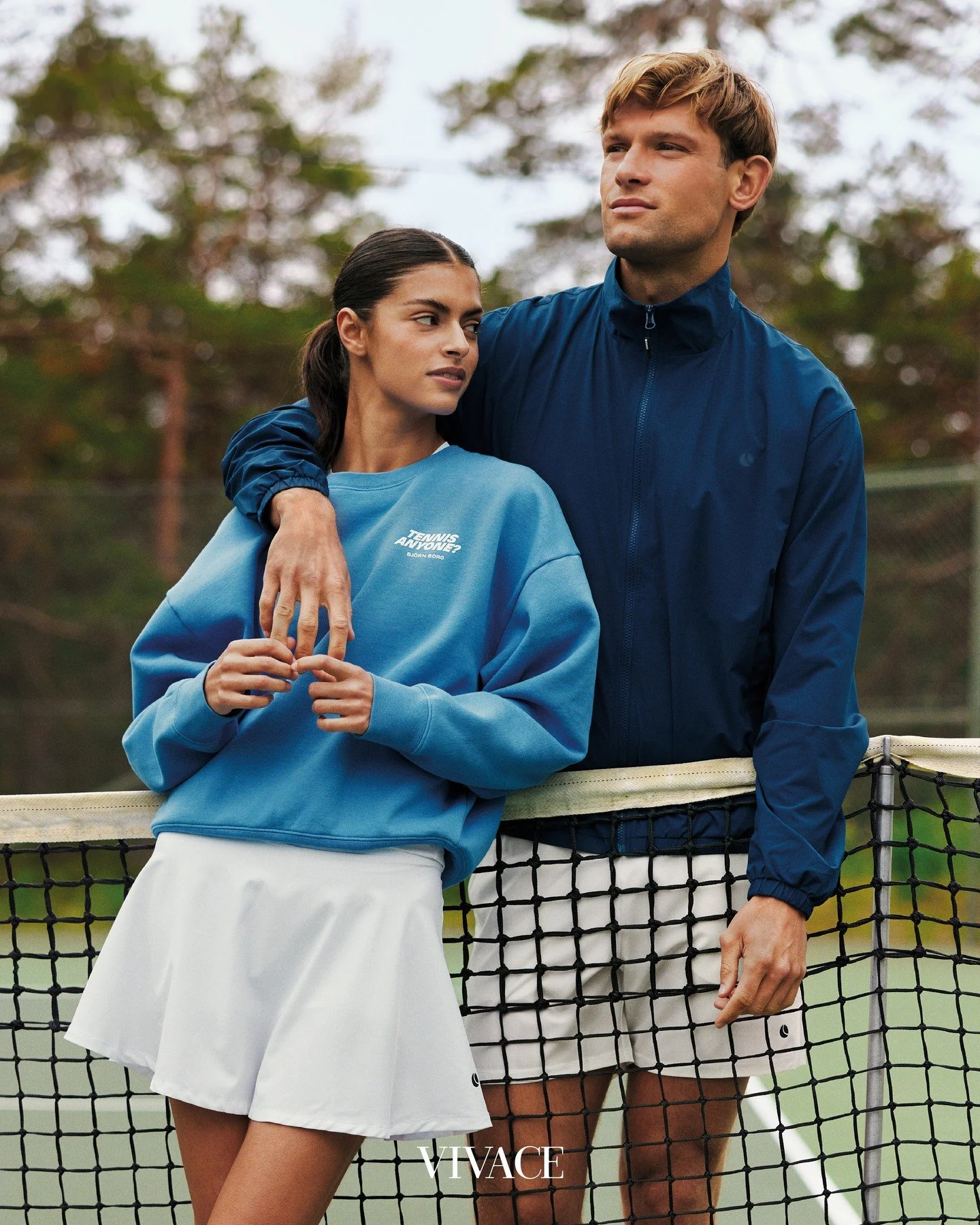 Of je nu dagelijks in de sportschool staat of geniet van de frisse buitenlucht tijdens een rondje skeeleren, met deze sport items kom je stijlvol en sportief voor de dag ✨️⁠
⁠
Meer over deze items vind je op vivacemagazine.nl of via de link in de bio