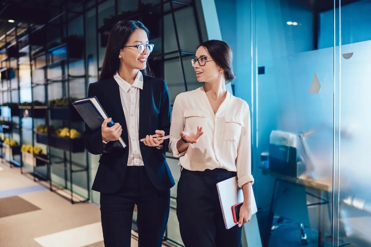 30 Work Outfits For Women In A Business Casual Office