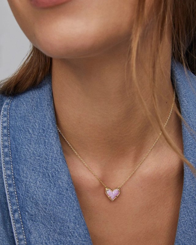 Best Gift Ideas Under $100 - Kendra Scott Pendant NEcklace