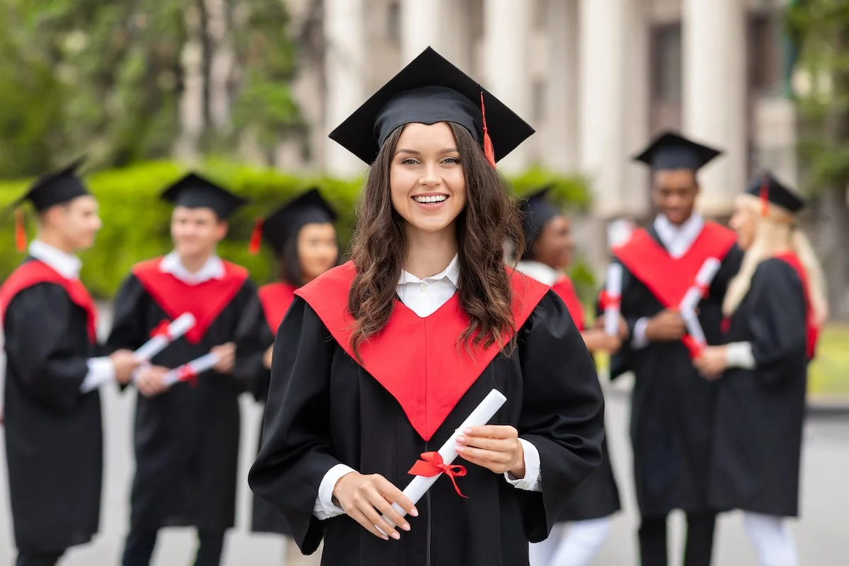 30 Graduation Outfit Ideas For Grads + Guests Alike — Swift Wellness