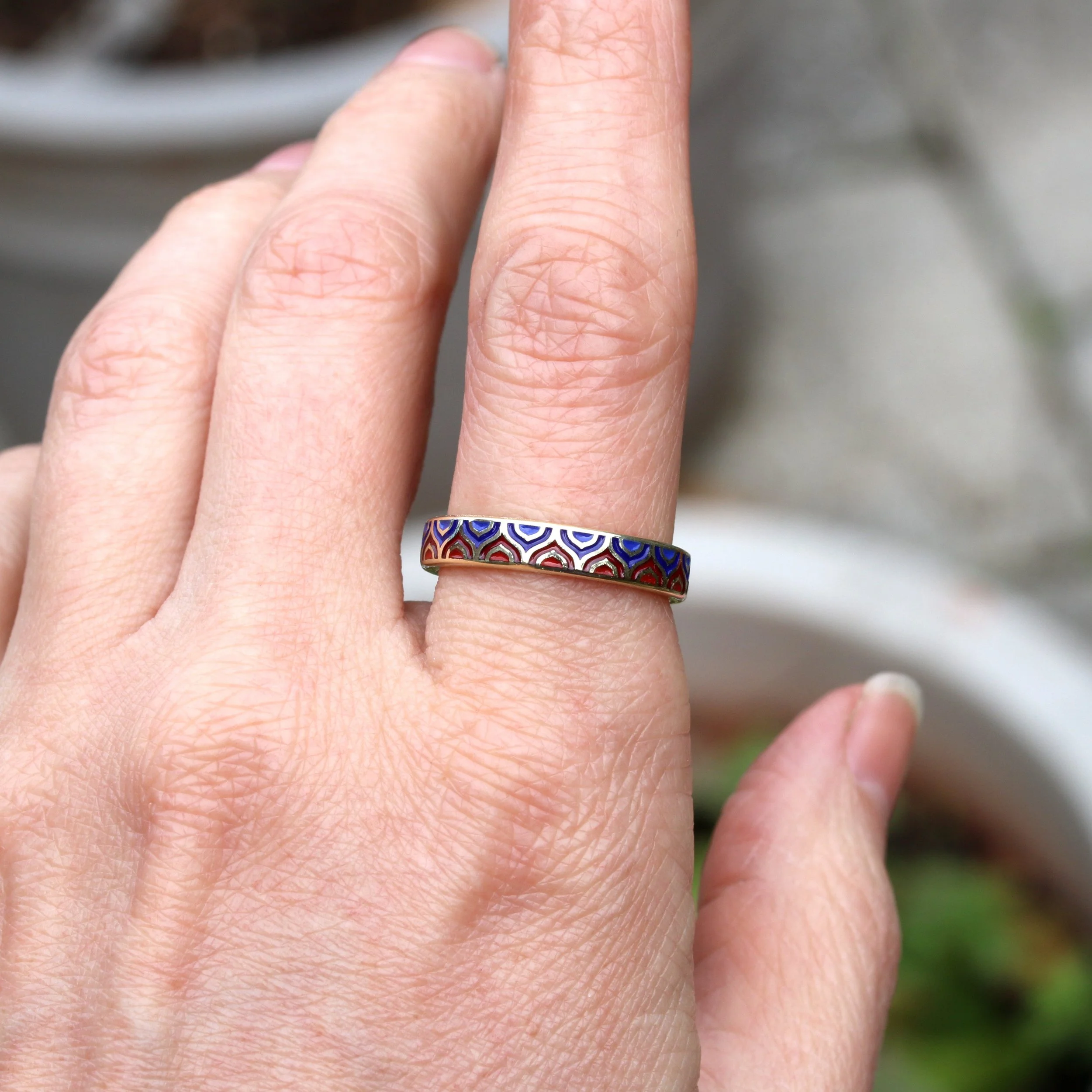 Unique Wedding Band Hand_v1.JPG