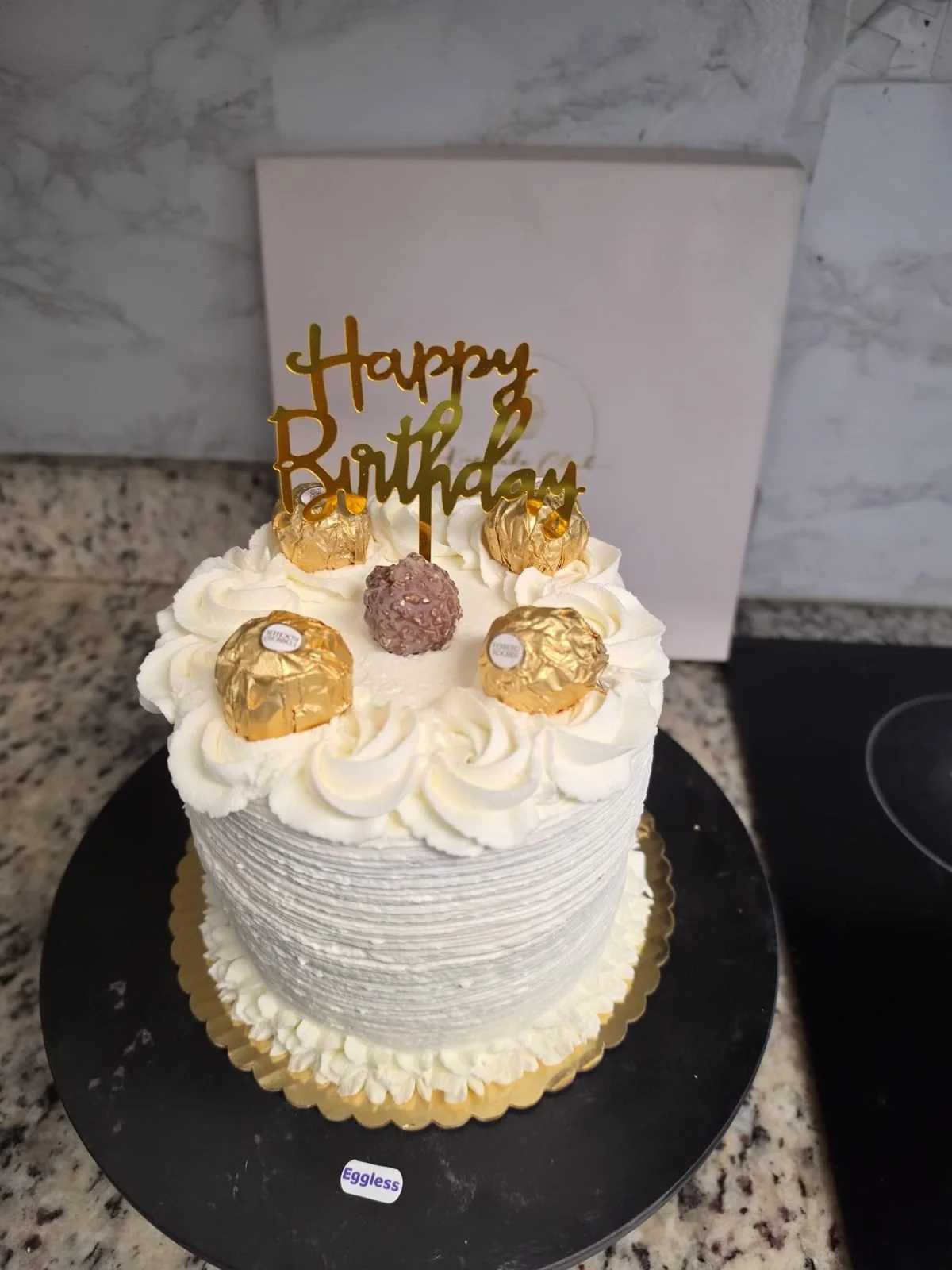 kkc_gallery_06_ferrero_rocher_white_cake.jpg