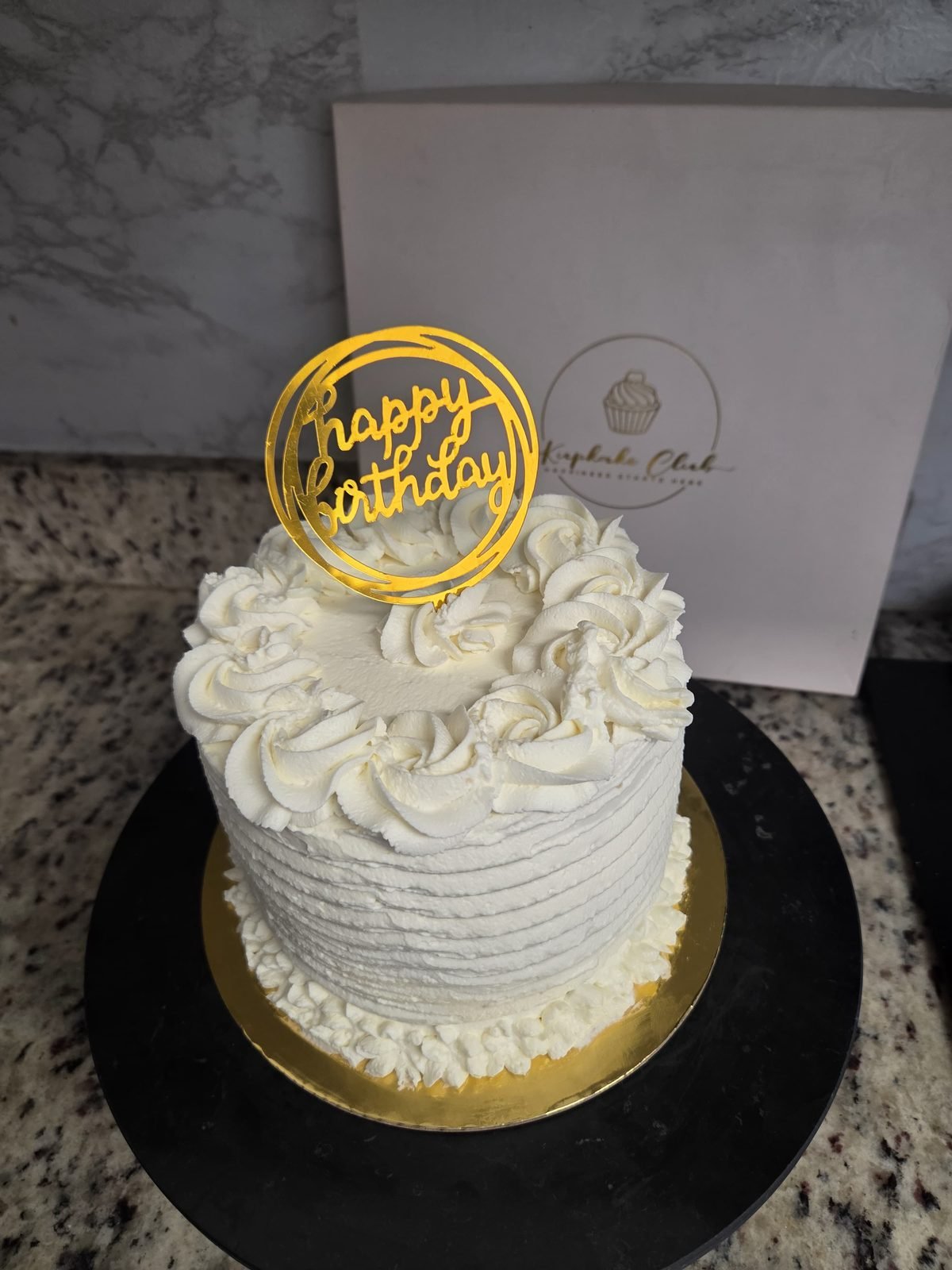 kkc_gallery_17_classic_white_rosette_cake_1.jpg