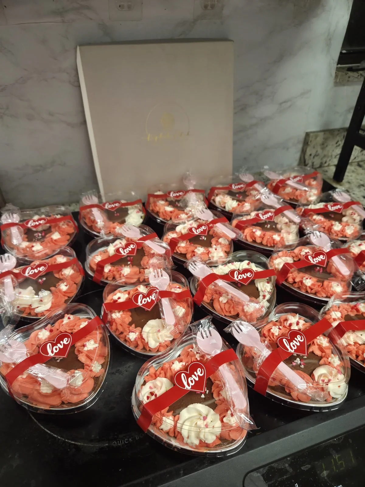 kkc_gallery_12_valentine_love_desserts.jpg