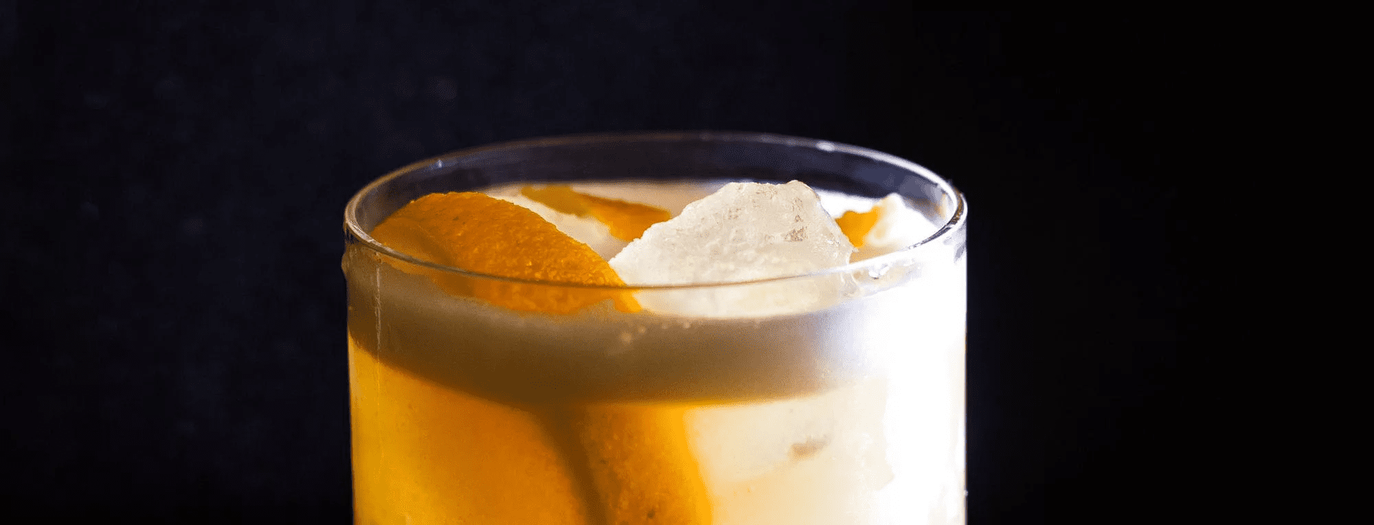 FizzyTarte-Glass-of-Champagner.png
