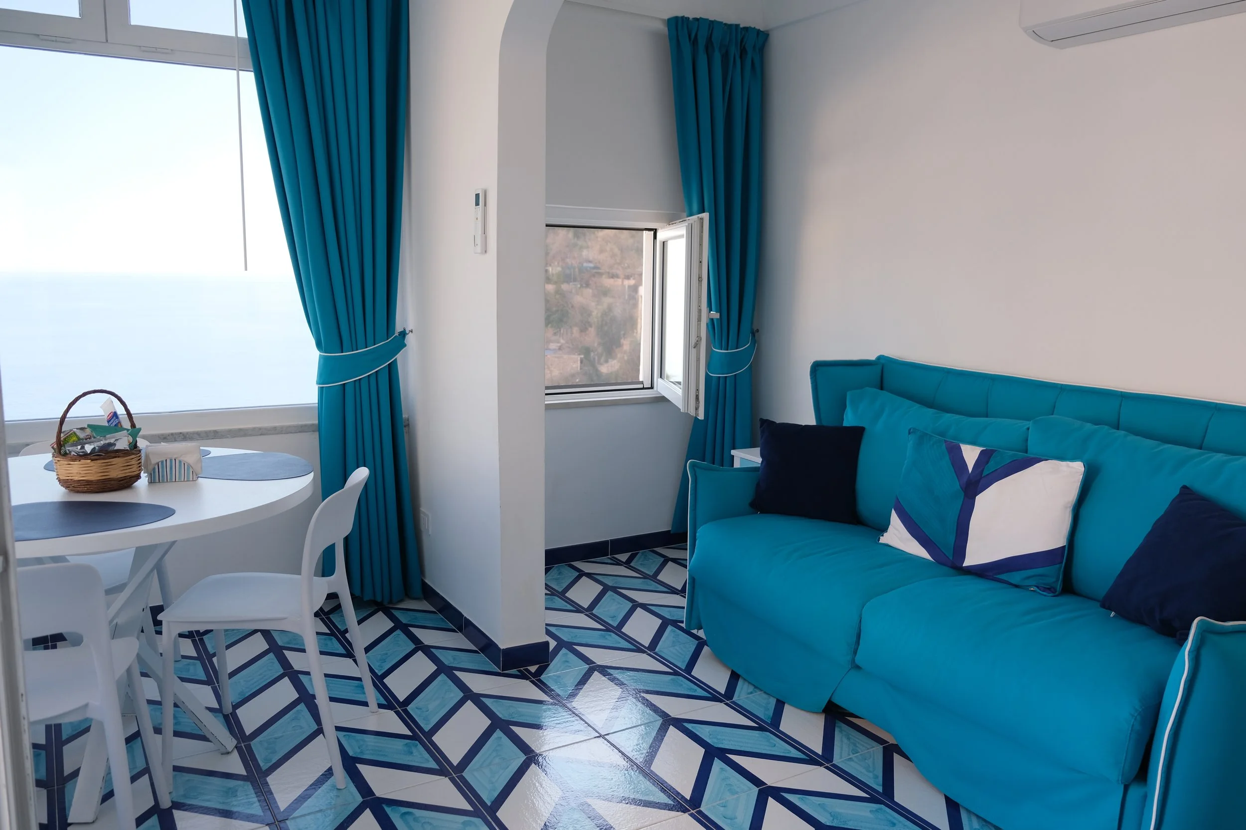 Casa Aurora Positano: A Stylish Coastal Hideaway with a Private Jacuzzi