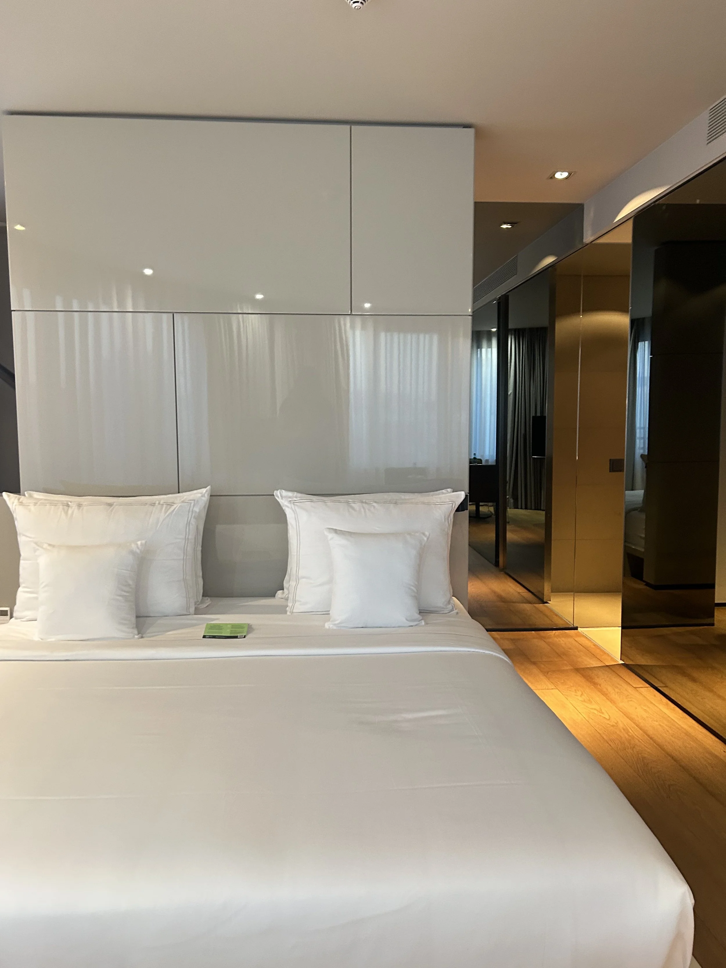 SANA Berlin Hotel: An Urban Oasis of Sleek Design in the Heart of the West City