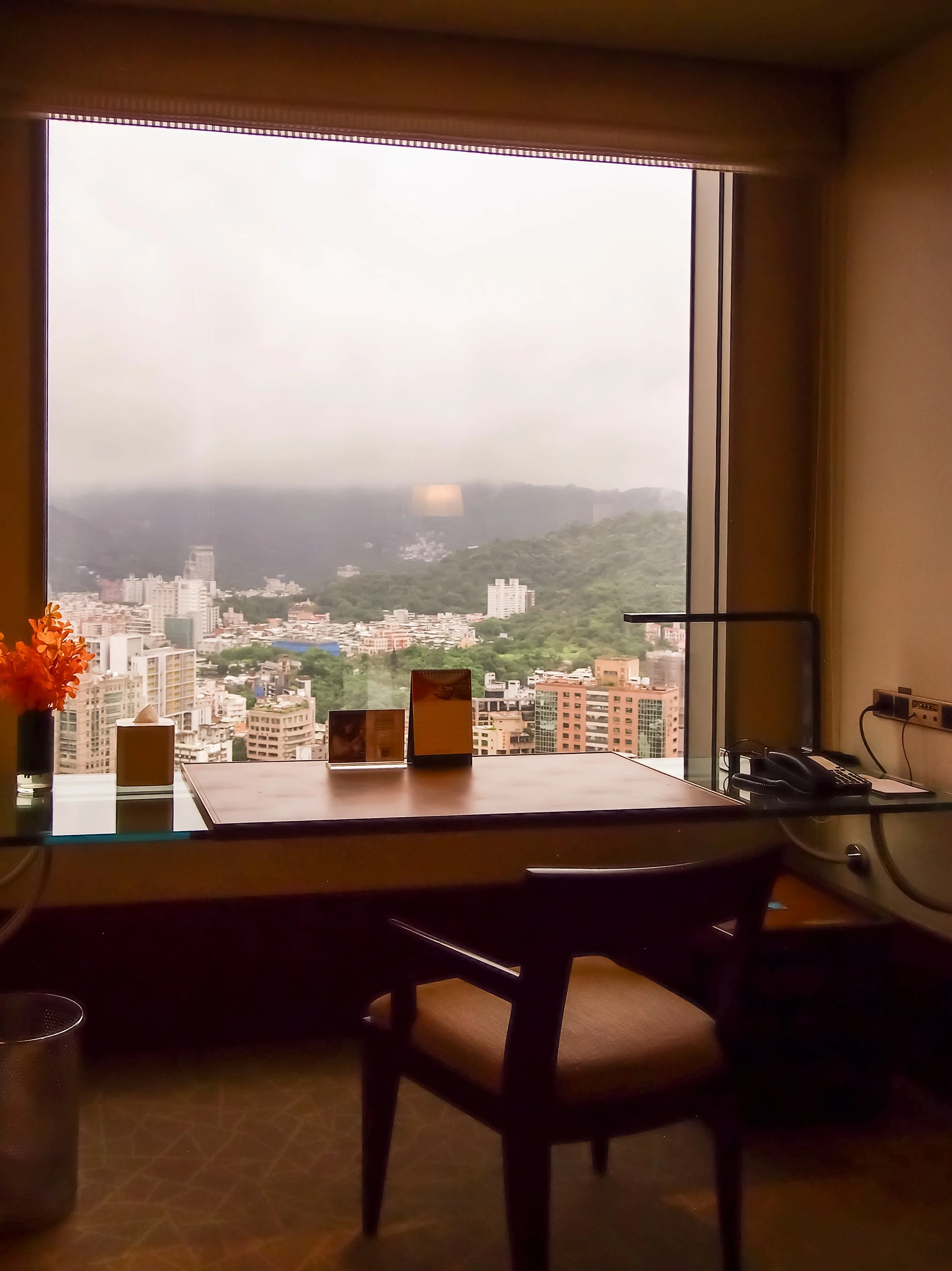 Shangri-La Far Eastern, Taipei: A View Above the City, A Welcome from Within It