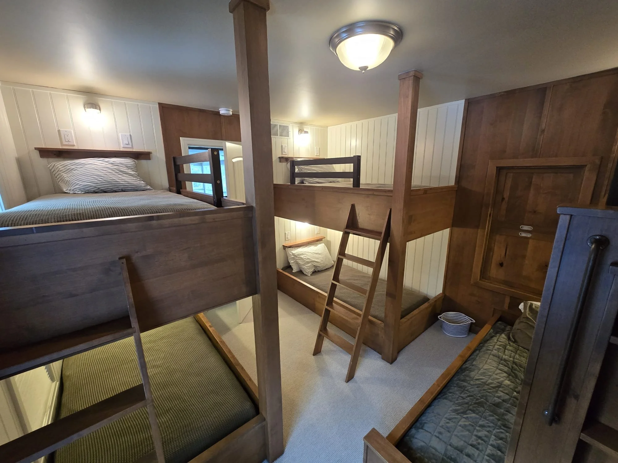 cozy bunk room for retreat