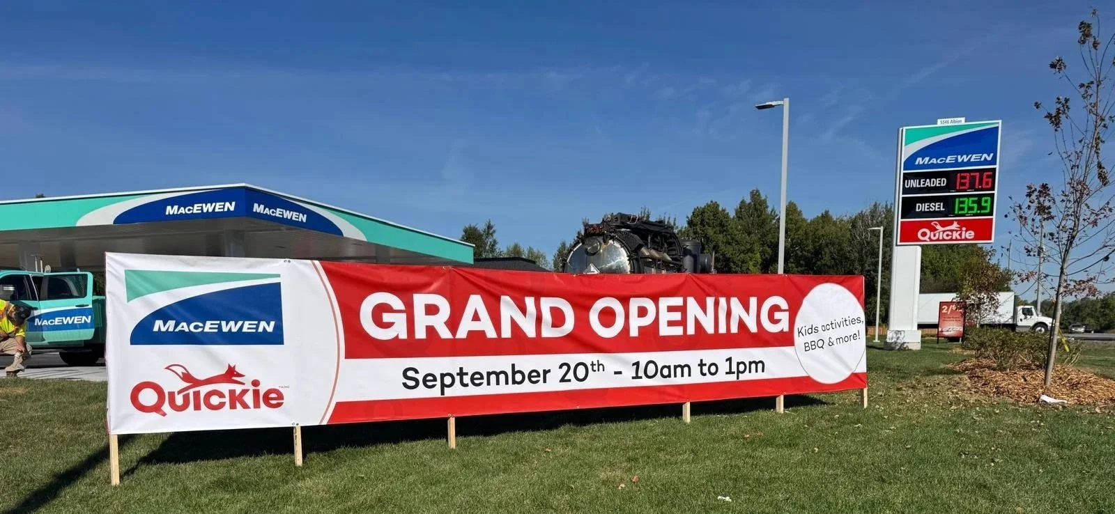 Custom Grand Opening Banner in Ottawa – MacEwen Quickie Promotional Signage

The Vinyl Edge designed and installed this custom grand opening banner for a MacEwen Quickie gas station in Ottawa, creating a bold and highly visible promotional display to