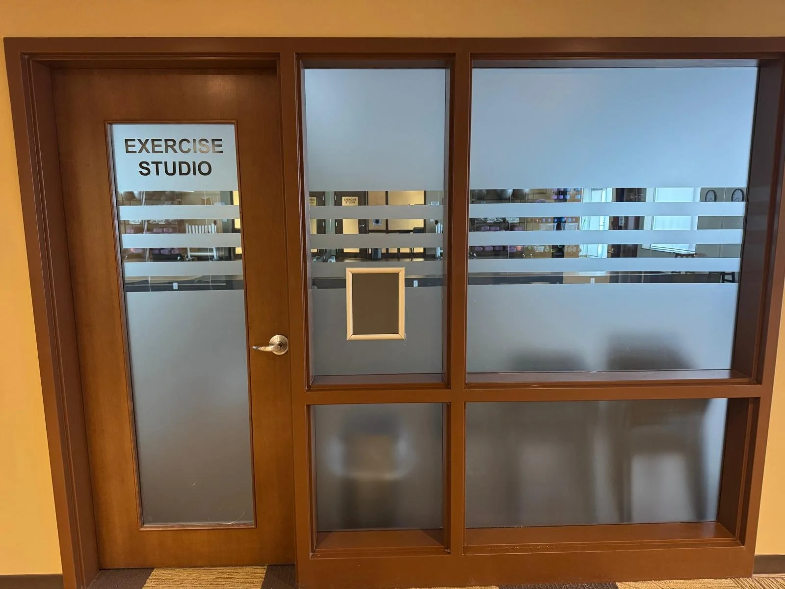 Custom Frosted Glass Door Film in Ottawa – Privacy & Branding for Equinelle Golf Course

The Vinyl Edge designed and installed custom frosted glass door film for Equinelle Golf Course in Ottawa, enhancing both privacy and visual appeal within a premi