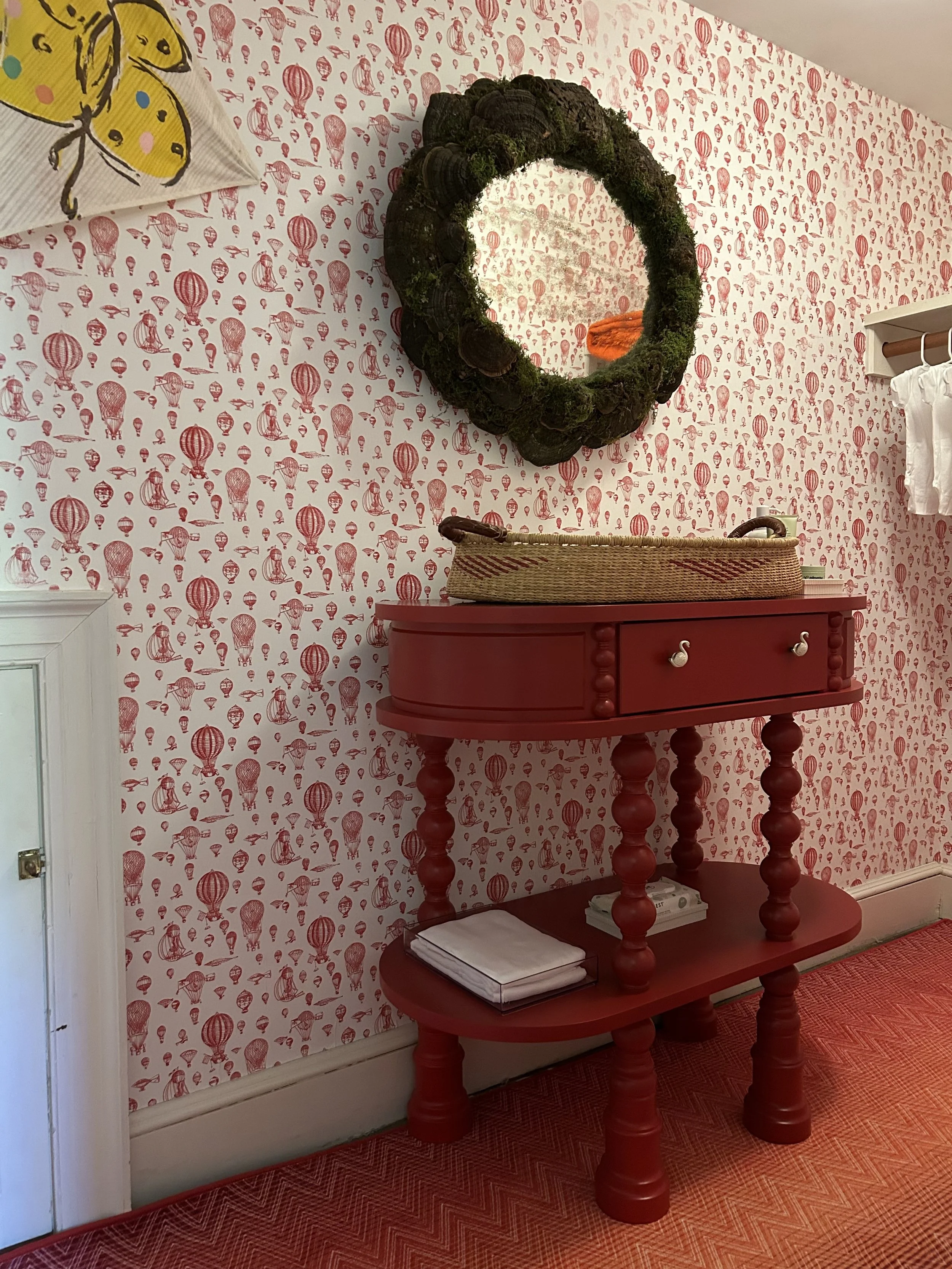 $OLD!

Now in the private collection of celebrated New York City decorator Harry Heissman. 

NATURE WINDOW No. 002