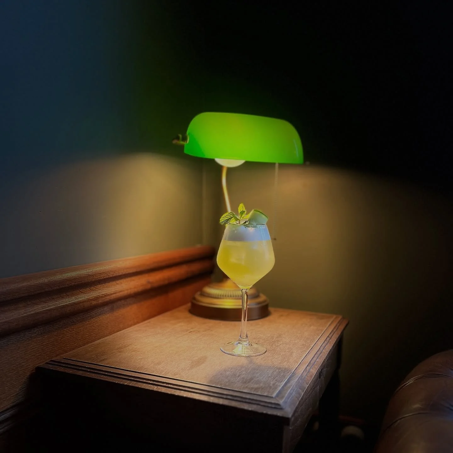 La nouvelle carte de cocktails 🍸 est arrivée.
Aujourd’hui, je vous présente Rivera, un savant mélange de mezcal, concombre, citron 🍋 et gingembre.
The new cocktails menu 🍸 has arrived.
Today, I present Rivera, a clever