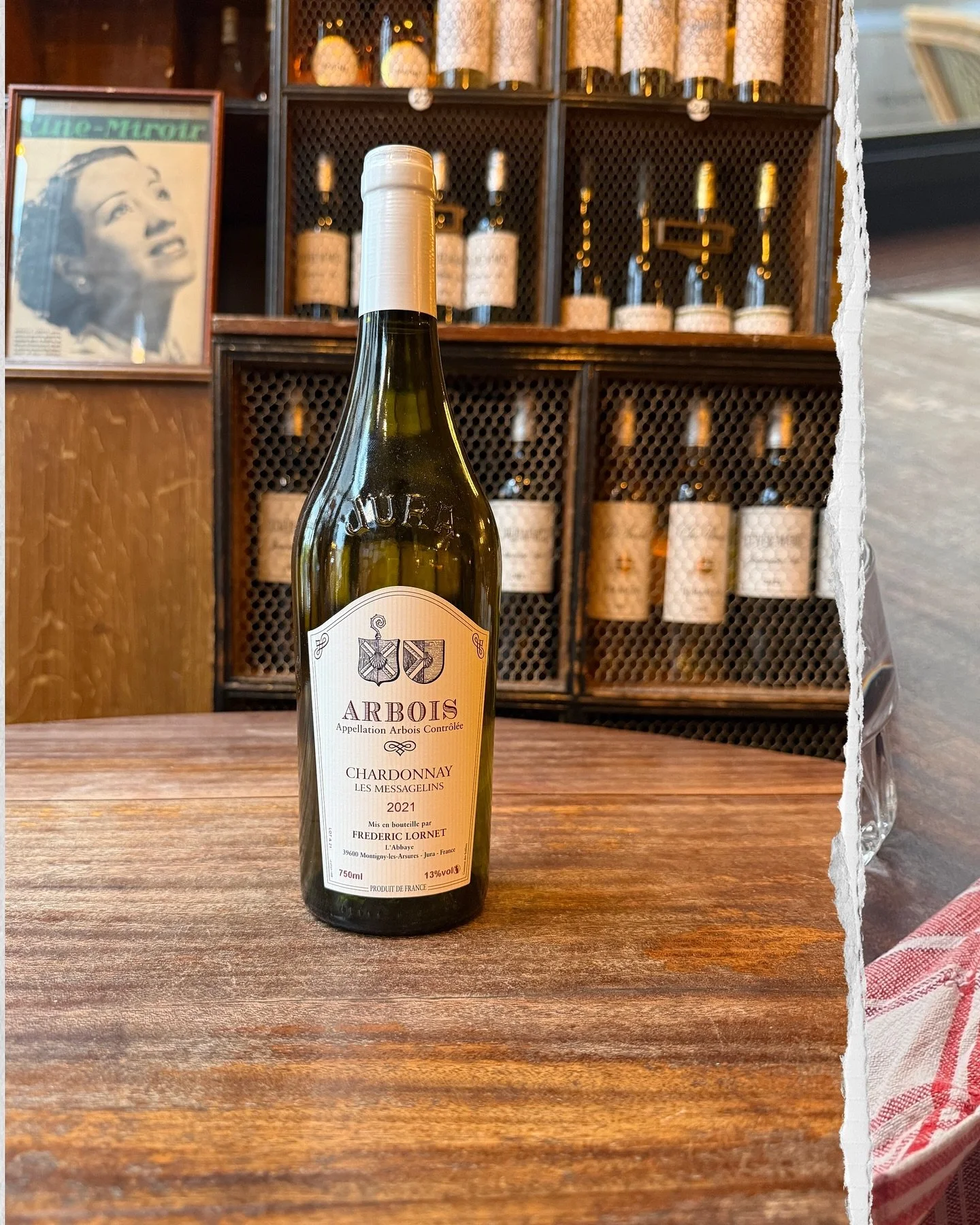 Un très beau chardonnay d’altitude, un vin complexe, prêt à boire sur ce millésime 2021, mais qui peut aussi attendre bien rangé dans votre cave.
Parfait avec la salade d’endives carminés des @vins