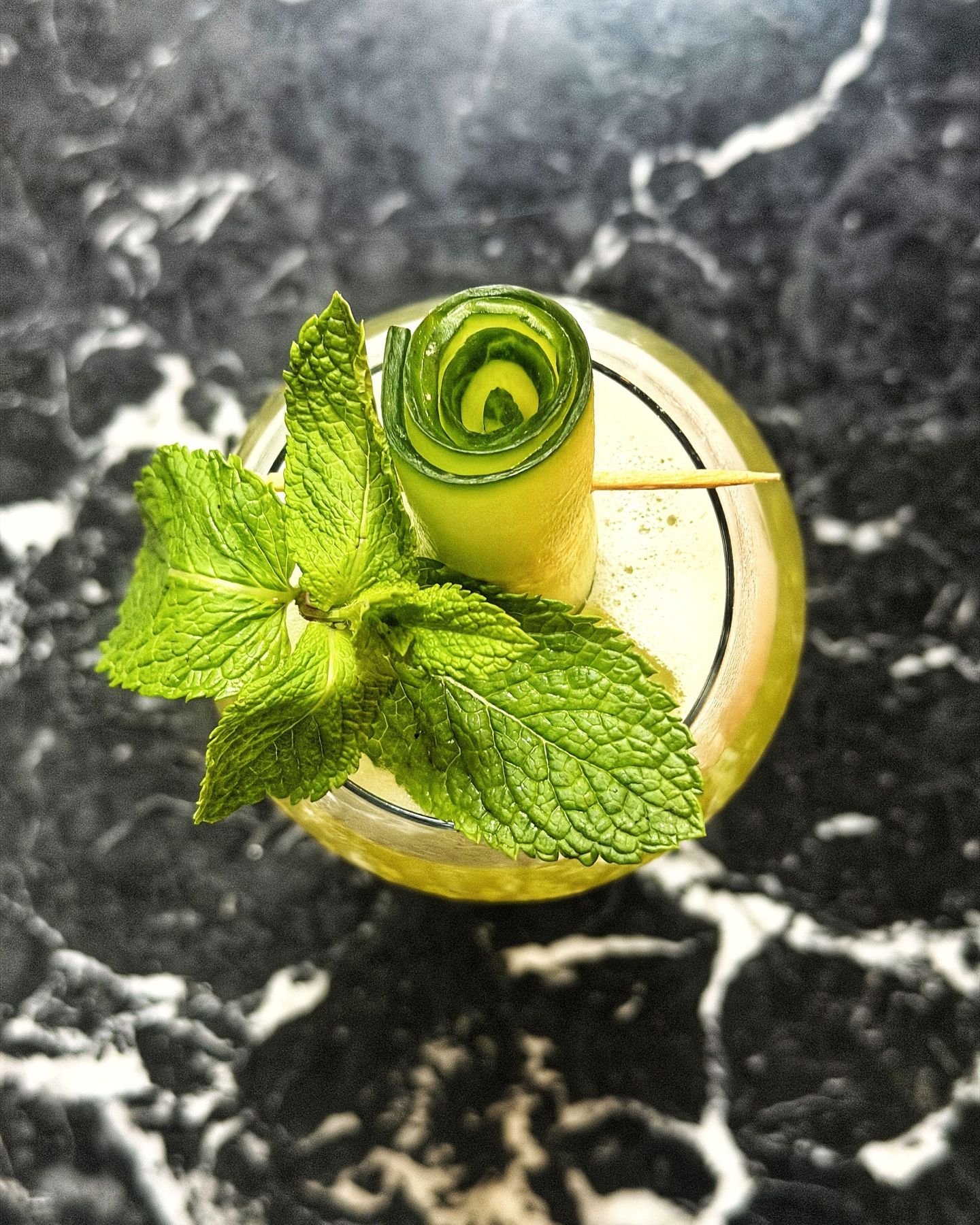 N'oubliez pas, notre grande porte🚪 s'ouvre &agrave; 18h00 dor&eacute;navant et un Rivera 🍸 vous attend ...

Don't forget, our main door🚪 opens at 6 p.m. from now on, and a glass of Rivera 🍸 awaits you...

📸 @ggwen

🍹Le 1905
🎷Jazz and Cocktails