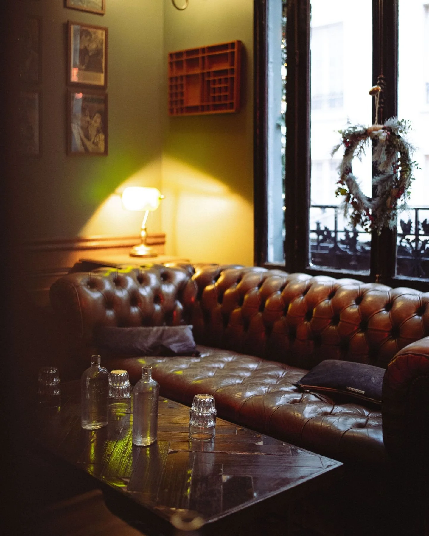 Demain, nous f&ecirc;terons la No&euml;l 🎄au @1905paris 
Le plus joli speakeasy du Marais vous recevra &agrave; partir de 18h avec des cocktails 🍹d&eacute;licieux, des vins 🍷 s&eacute;lectionn&eacute;s par nos sommeliers de @lacavedespyrenees  et 