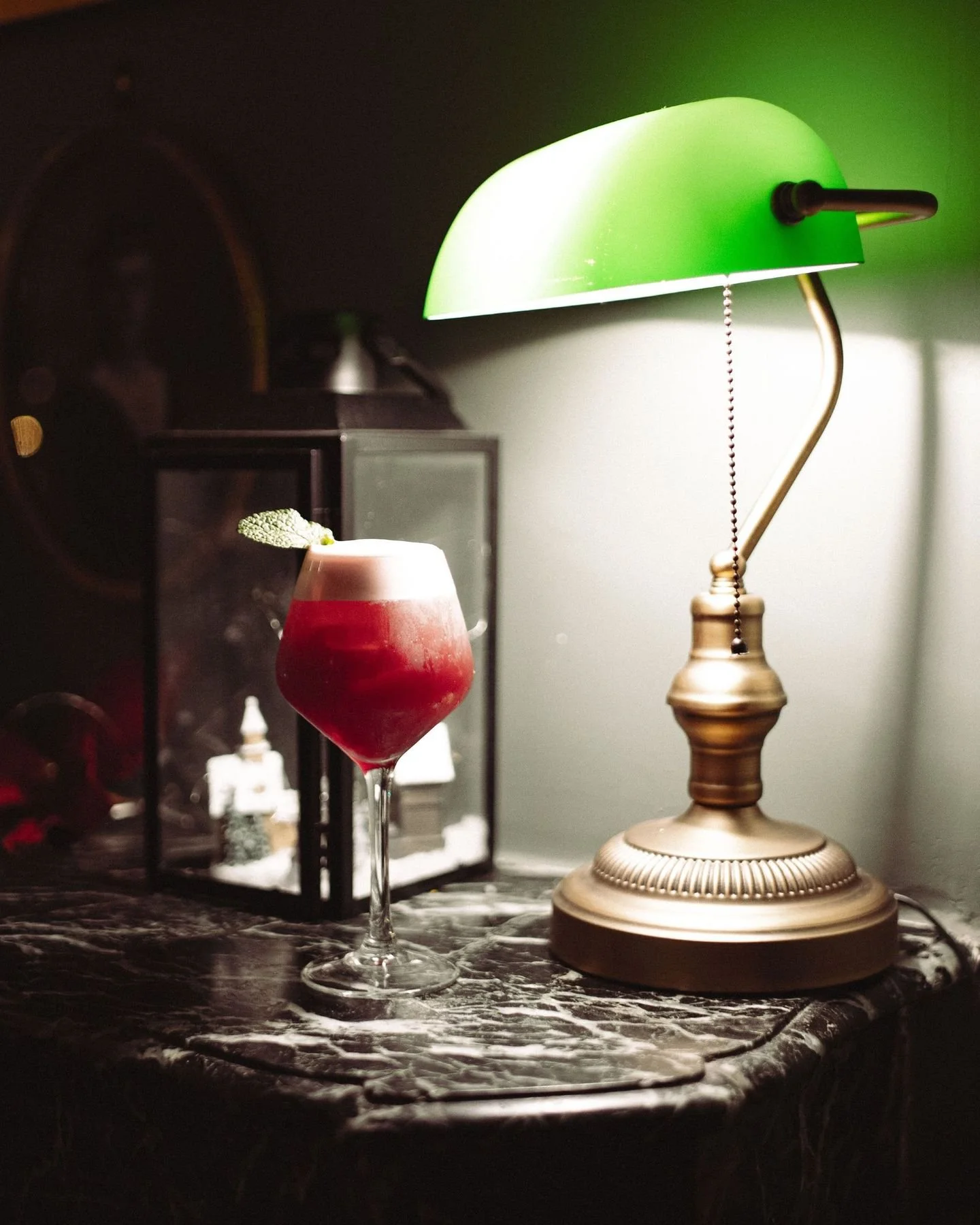 Comme un samedi soir au @1905paris ...
Un beau cocktail 🍸, dans un tr&egrave;s bel endroit, avec des gens heureux d'&ecirc;tre l&agrave;. 🥂

Like a Saturday night at @1905paris...
A delicious cocktail 🍸, in a beautiful setting, with people who are