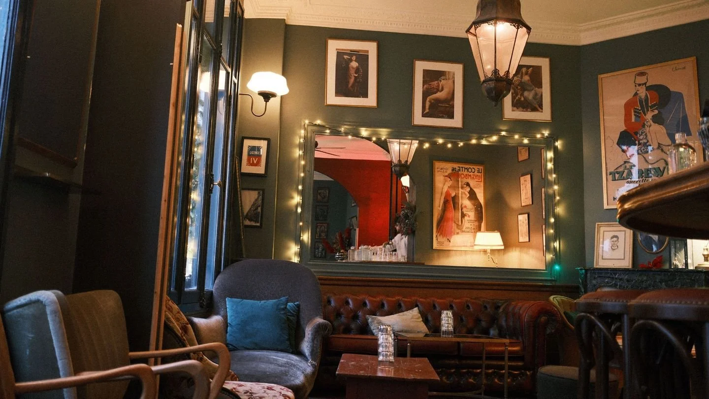 Il fait un temps &agrave; venir se r&eacute;conforter au @1905paris 
Janvier est l&agrave;. Qu'il soit dry ou pas, vous trouverez, ici, un cocktail ou un mocktail qui vous ira.
Prenez place dans le Grand Salon.

It's the perfect weather to come and w